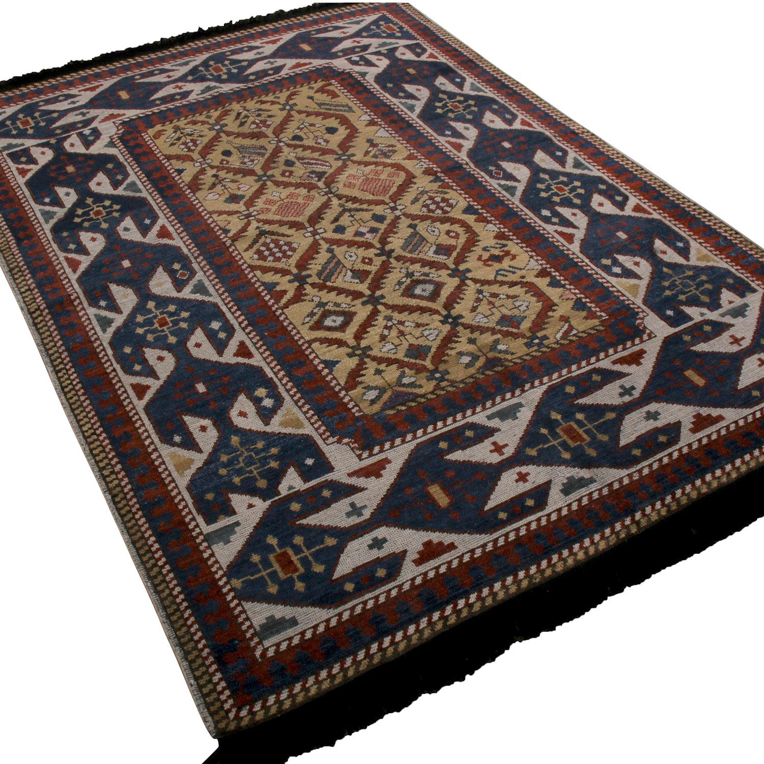 Noué à la main dans une laine Ghazni exceptionnellement douce avec un mélange unique de fils, ce tapis personnalisé de 5 x 7 fait partie des derniers ajouts à la Collection S'Kilim de Rug & Kilim, réputée pour sa méthode pionnière consistant à