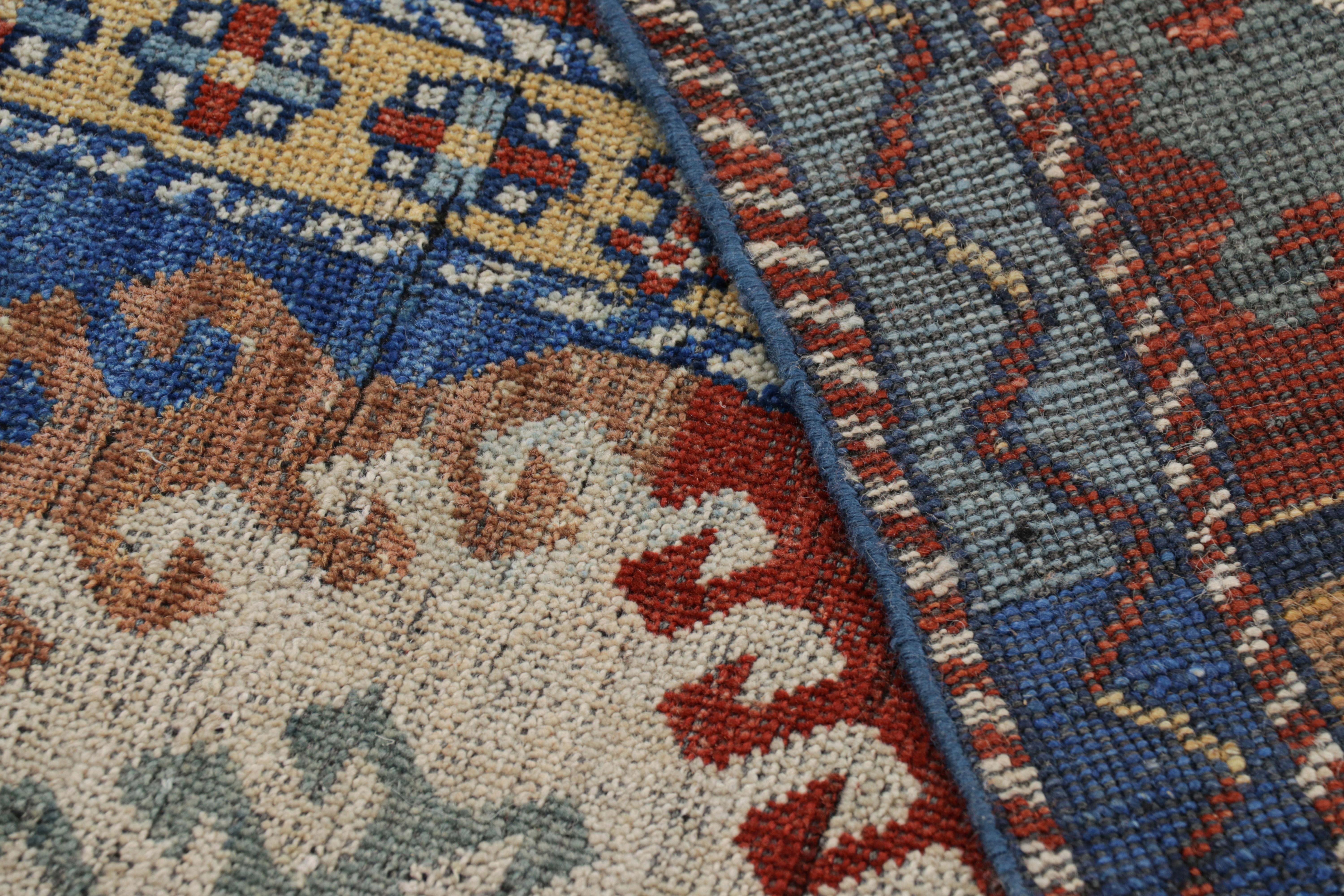 Laine Rug & Kilim's Caucasian Kazak Style Rug with Colorful Geometric Patterns (tapis de style caucasien kazakh aux motifs géométriques colorés) en vente