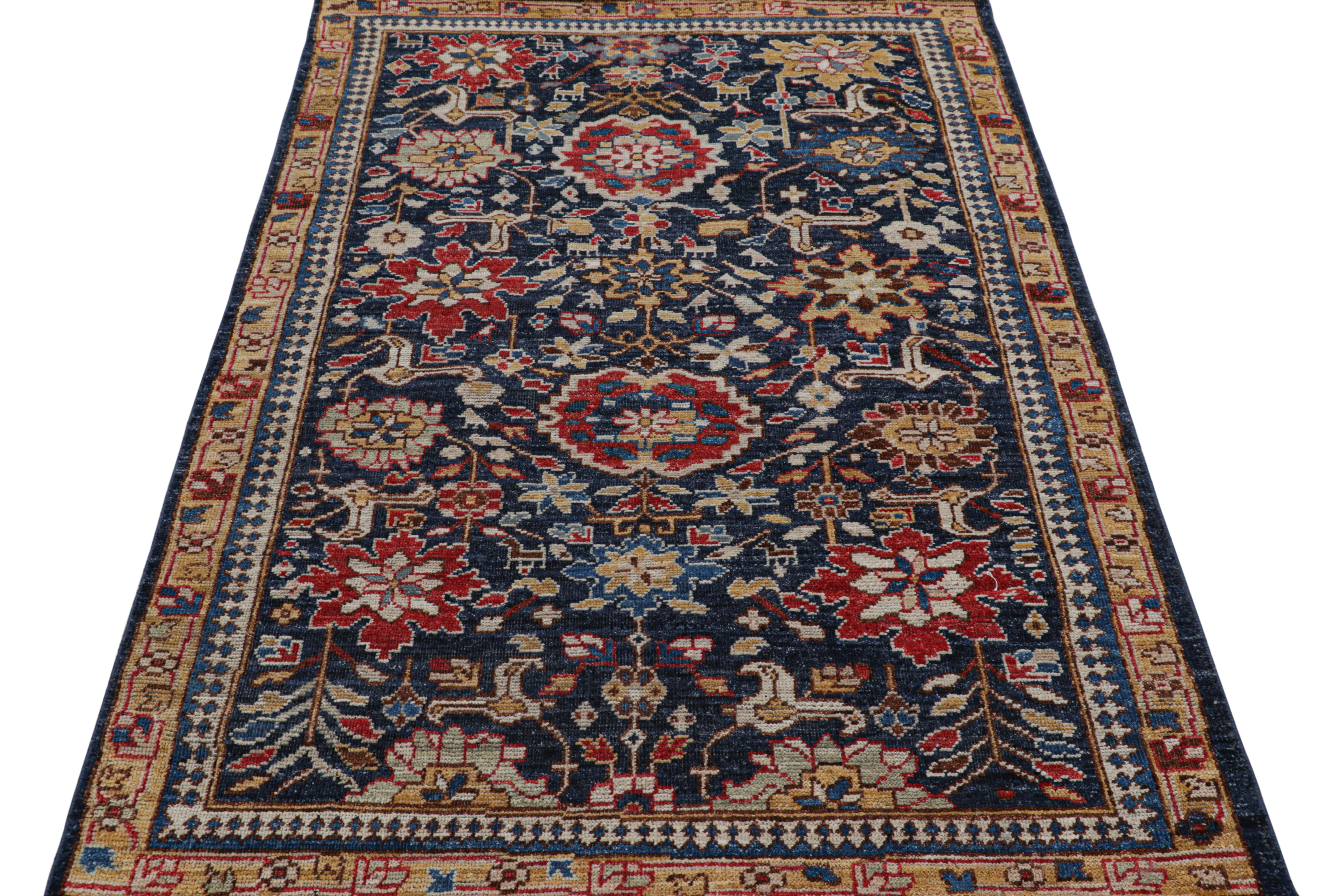 Annodato a mano Rug & Kilim è un tappeto in stile Kuba caucasico in blu con motivi pittorici e floreali in vendita