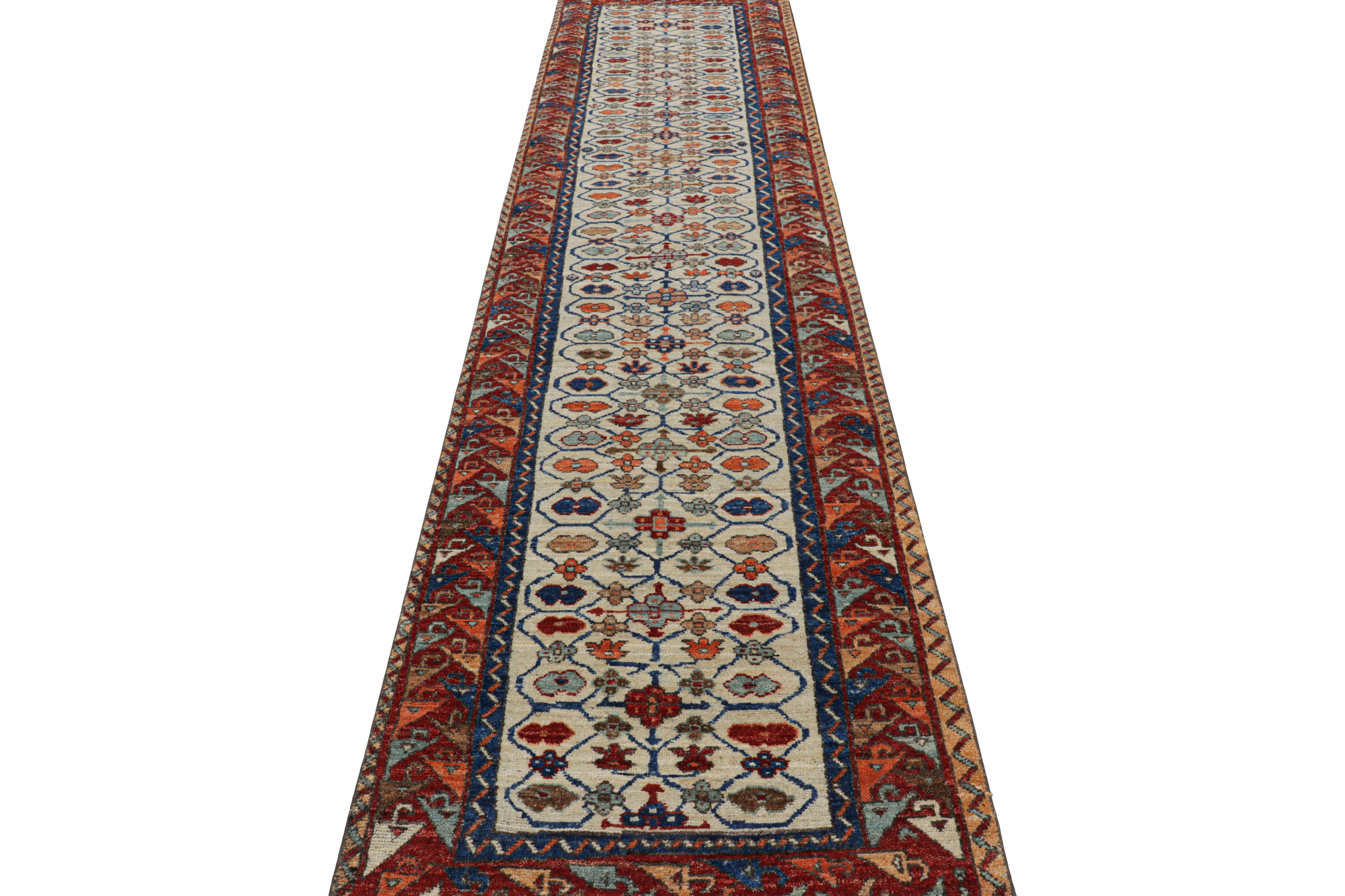 Indiano Rug & Kilim è un tappeto da corsa caucasico in stile Kazako Moghan con motivi floreali in vendita