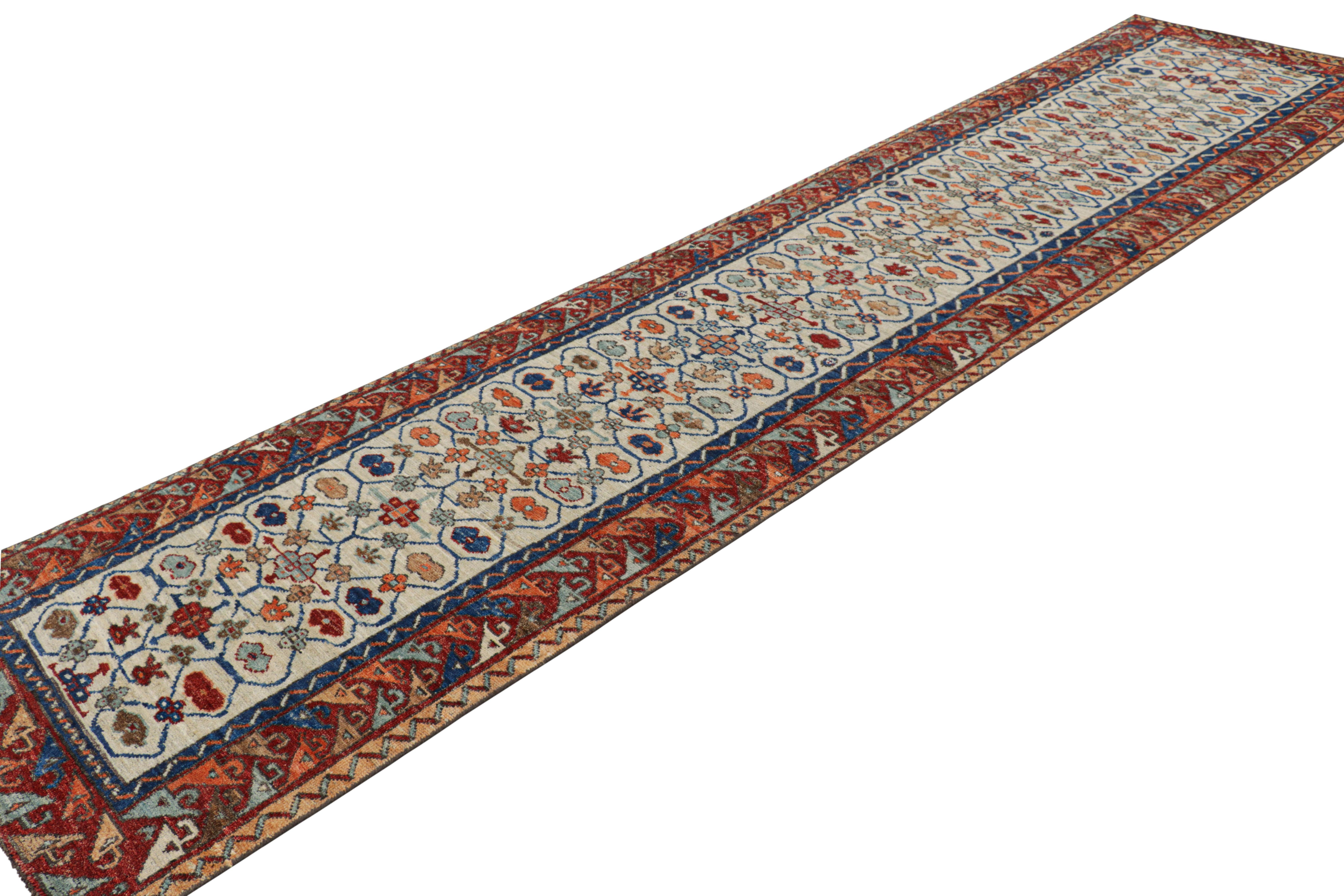 Annodato a mano Rug & Kilim è un tappeto da corsa caucasico in stile Kazako Moghan con motivi floreali in vendita