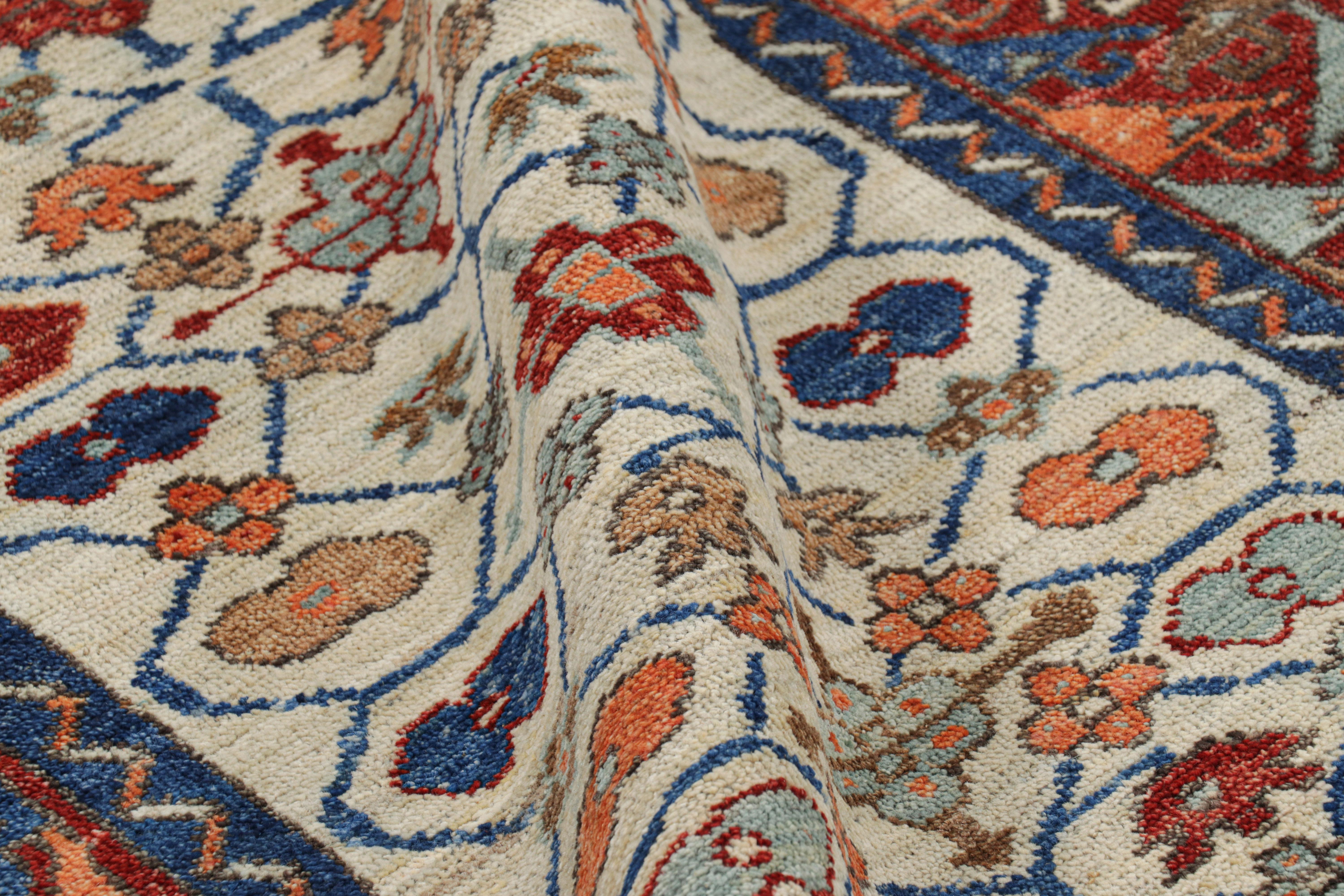 XXI secolo e contemporaneo Rug & Kilim è un tappeto da corsa caucasico in stile Kazako Moghan con motivi floreali in vendita