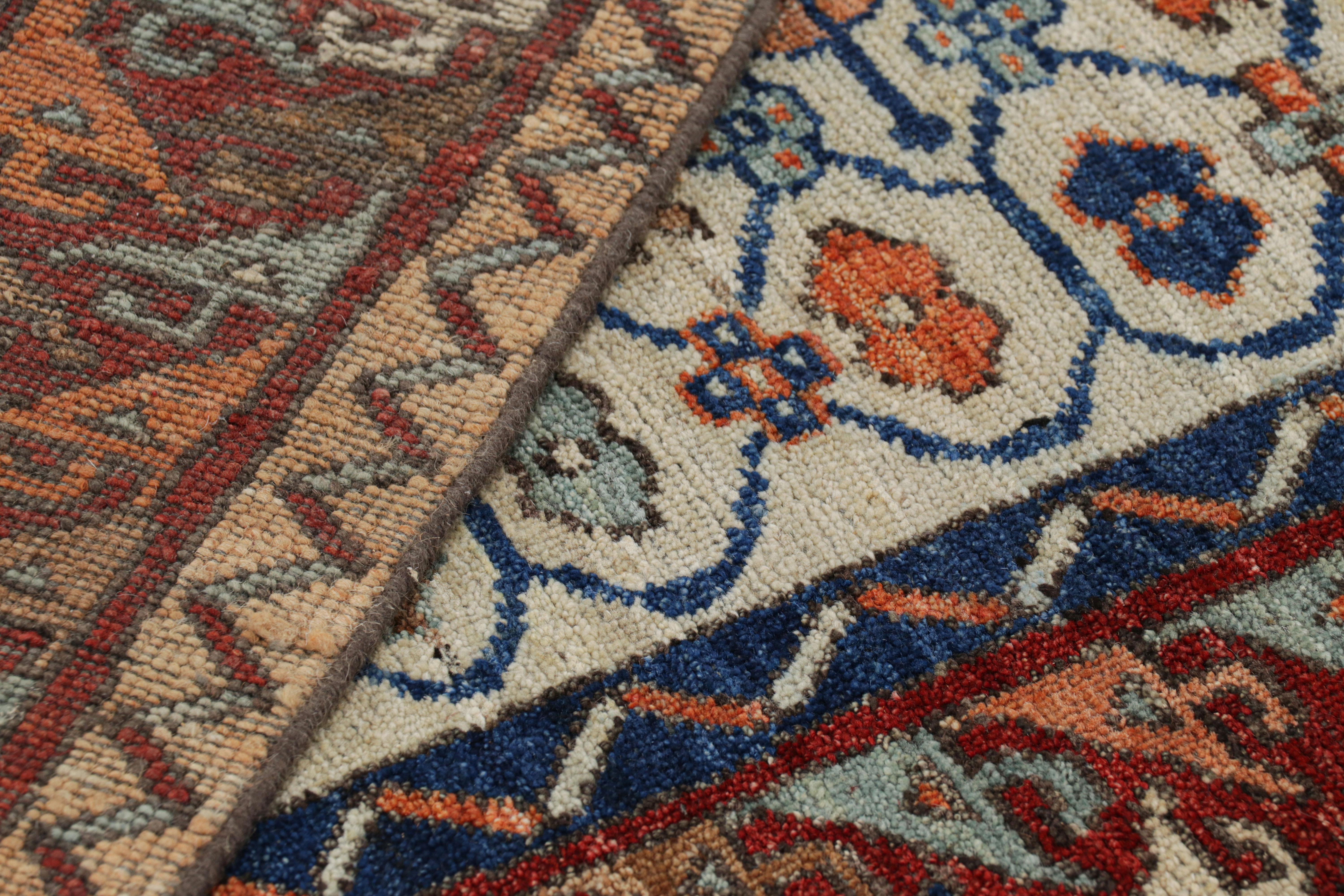 Lana Rug & Kilim è un tappeto da corsa caucasico in stile Kazako Moghan con motivi floreali in vendita