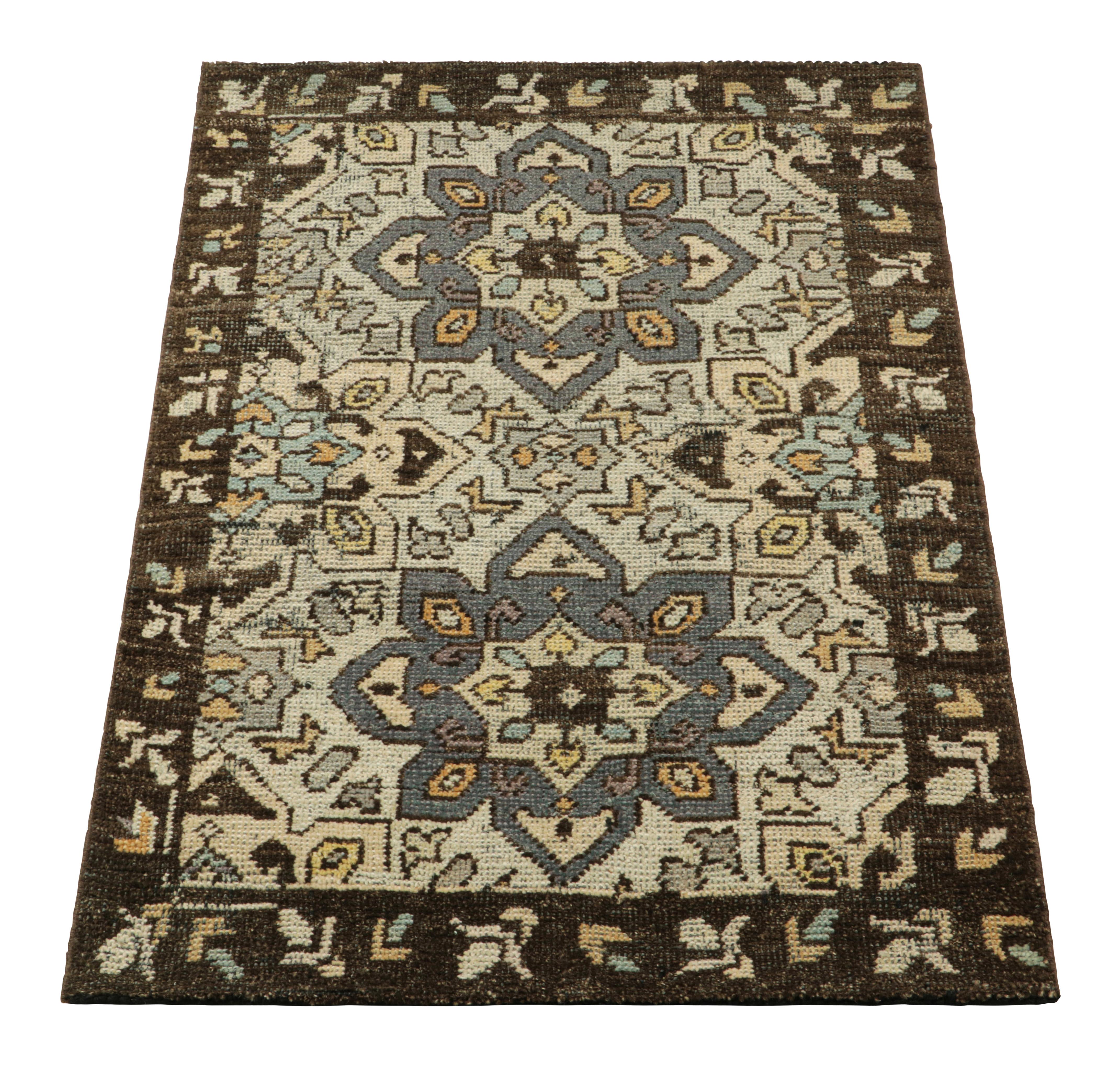 Rug & Kilim's kaukasischer Teppich in Blau mit geometrischen Medaillons im Zustand „Neu“ im Angebot in Long Island City, NY