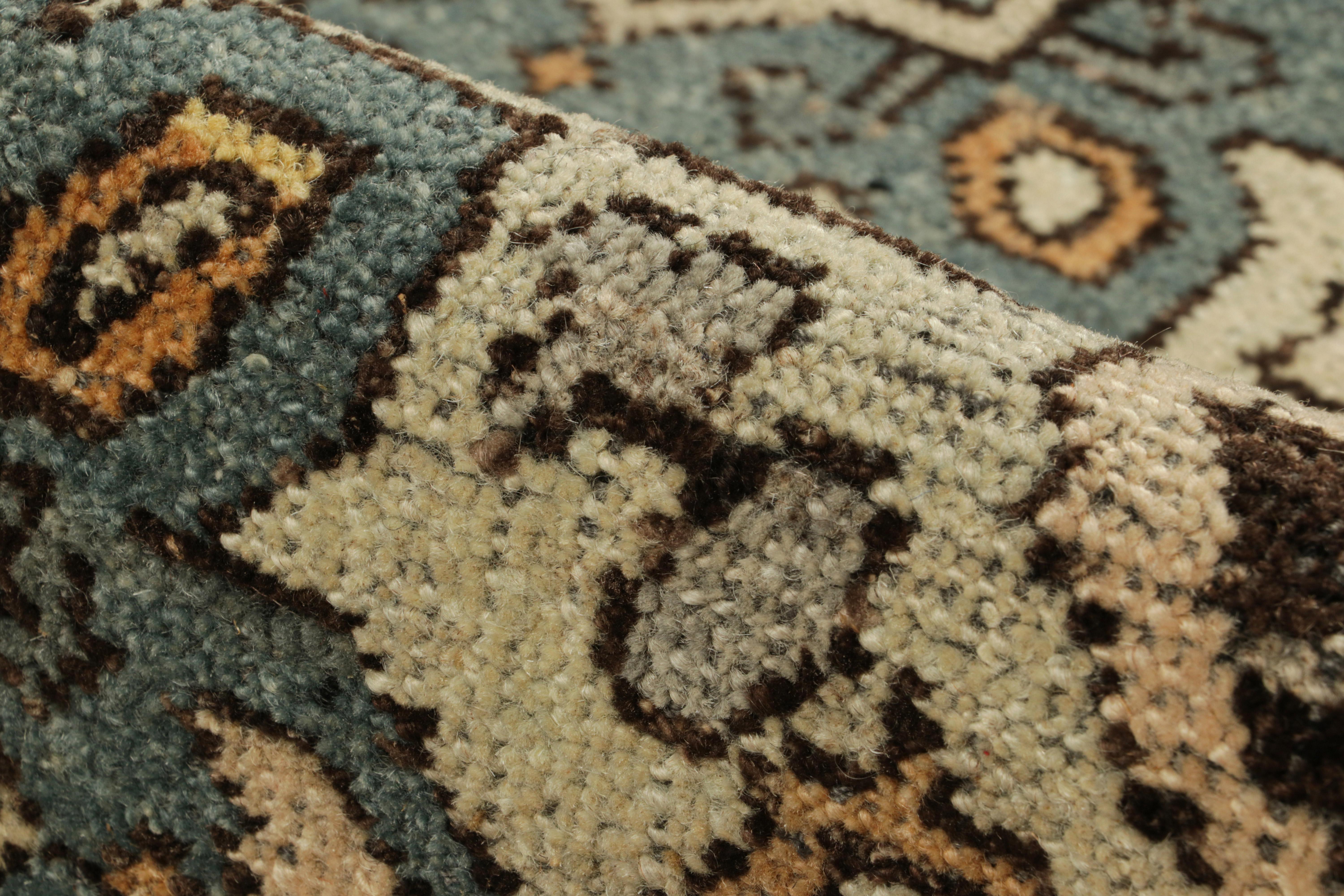 Tappeto in stile caucasico Rug & Kilim in blu con medaglioni geometrici in vendita 1