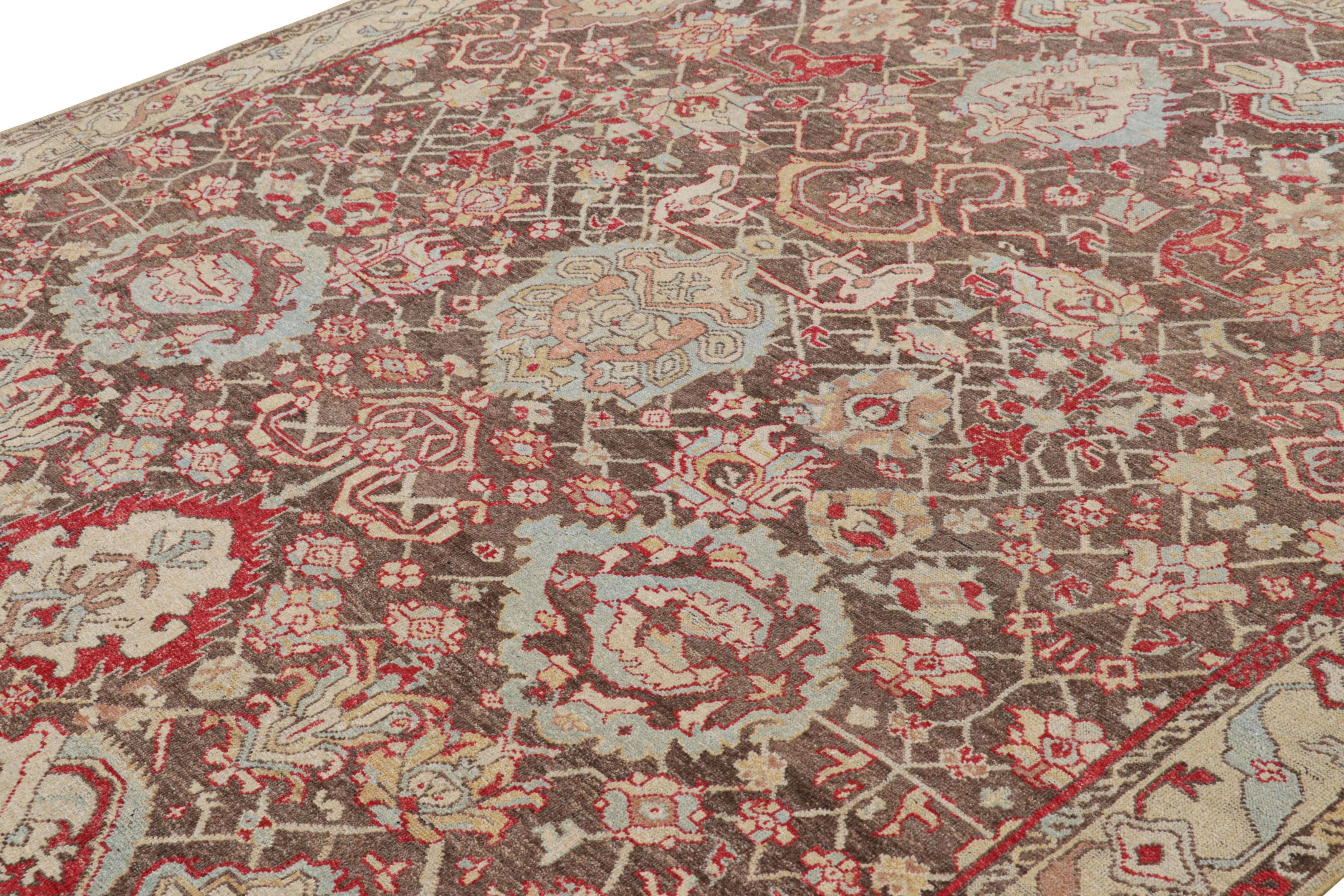 Noué à la main dans un mélange spécial de laine de Ghazni, ce tapis 8x10 est issu de la collection classique Burano de Rug & Kilim, et s'inspire des tapis anciens avec une affinité particulière pour les motifs floraux à palmettes à grande échelle -