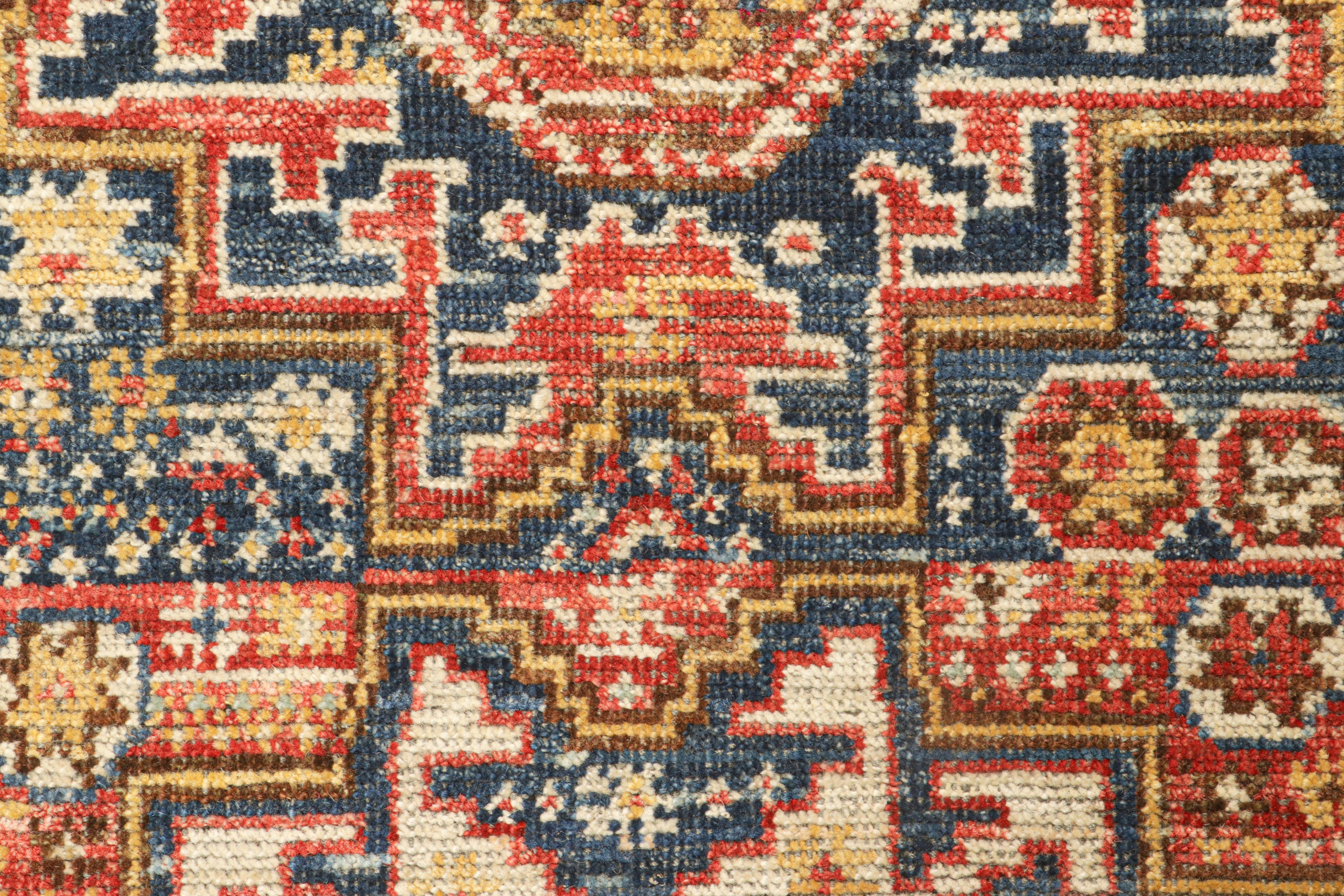 Indiano Tappeto in stile caucasico Rug & Kilim in rosso con medaglioni a stella Lesghi in vendita