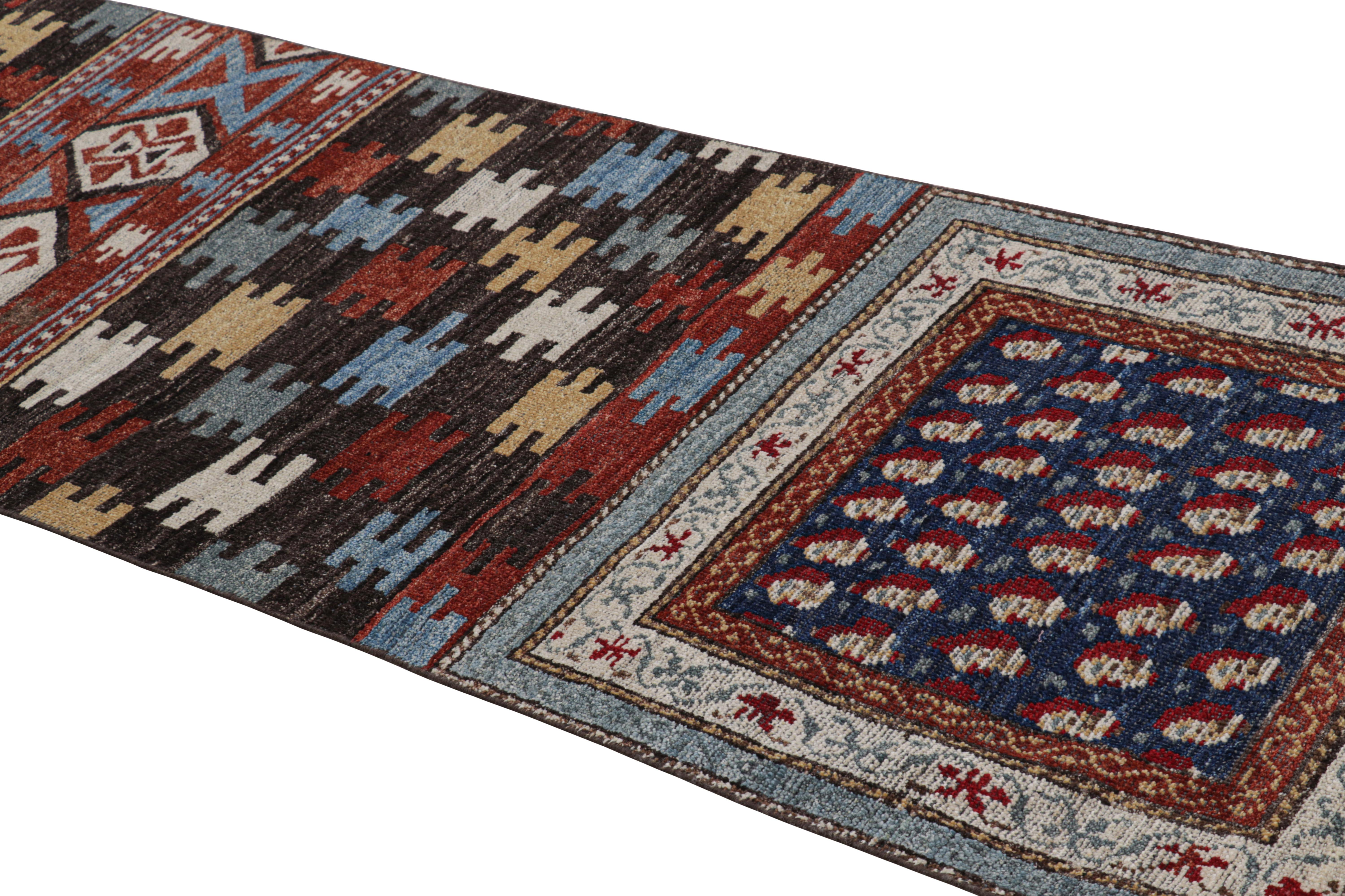Dieser handgeknüpfte Teppich aus einer speziellen Ghazni-Wollmischung in der Größe 3 x 11 ist eine kühne neue Ergänzung der klassischen Burano Collection'S von Rug & Kilim - eine luxuriöse Neuentdeckung wichtiger Klassiker und historischer Stücke.