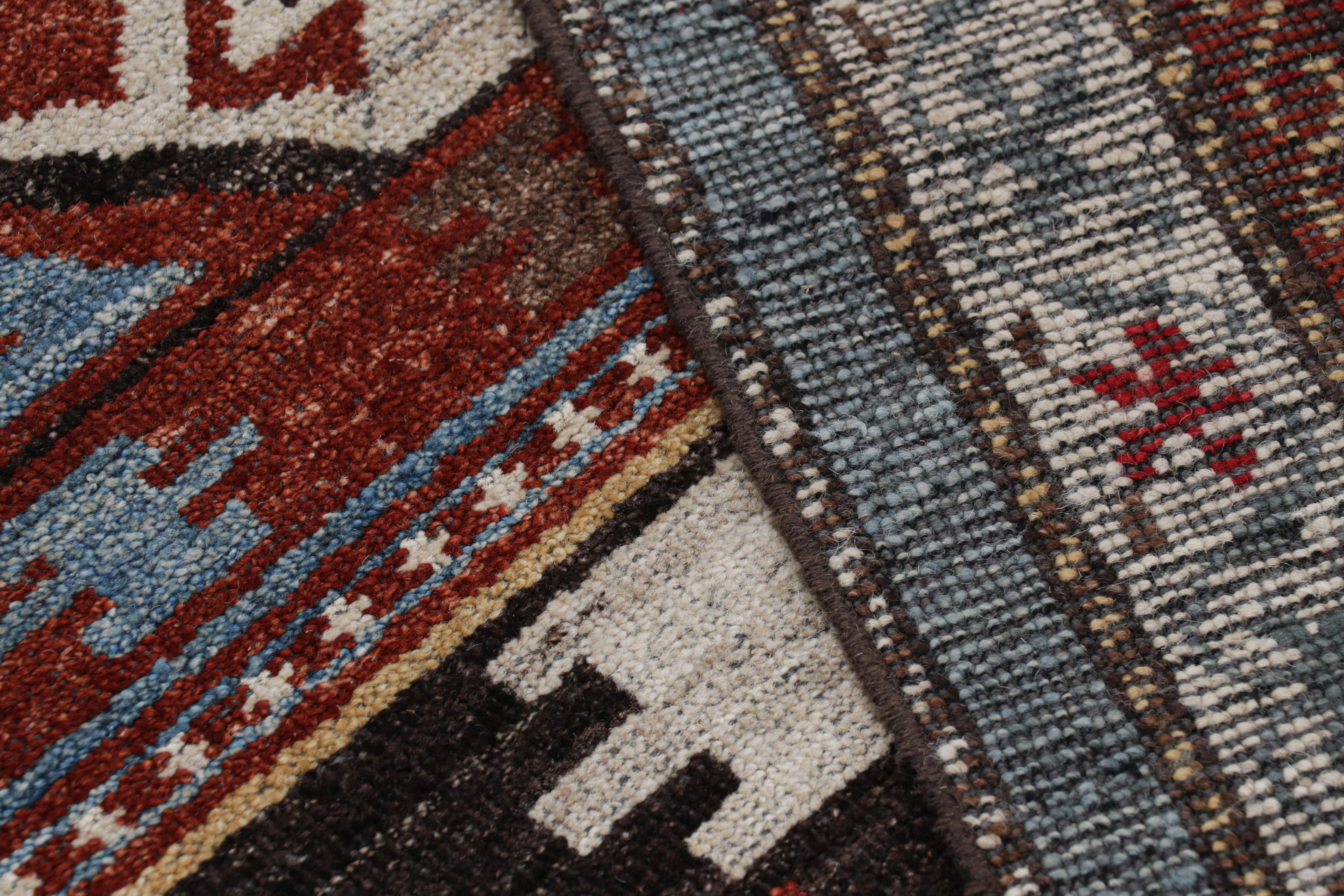 Rug & Kilims Läufer im kaukasischen Stil mit polychromen geometrischen Mustern (21. Jahrhundert und zeitgenössisch) im Angebot