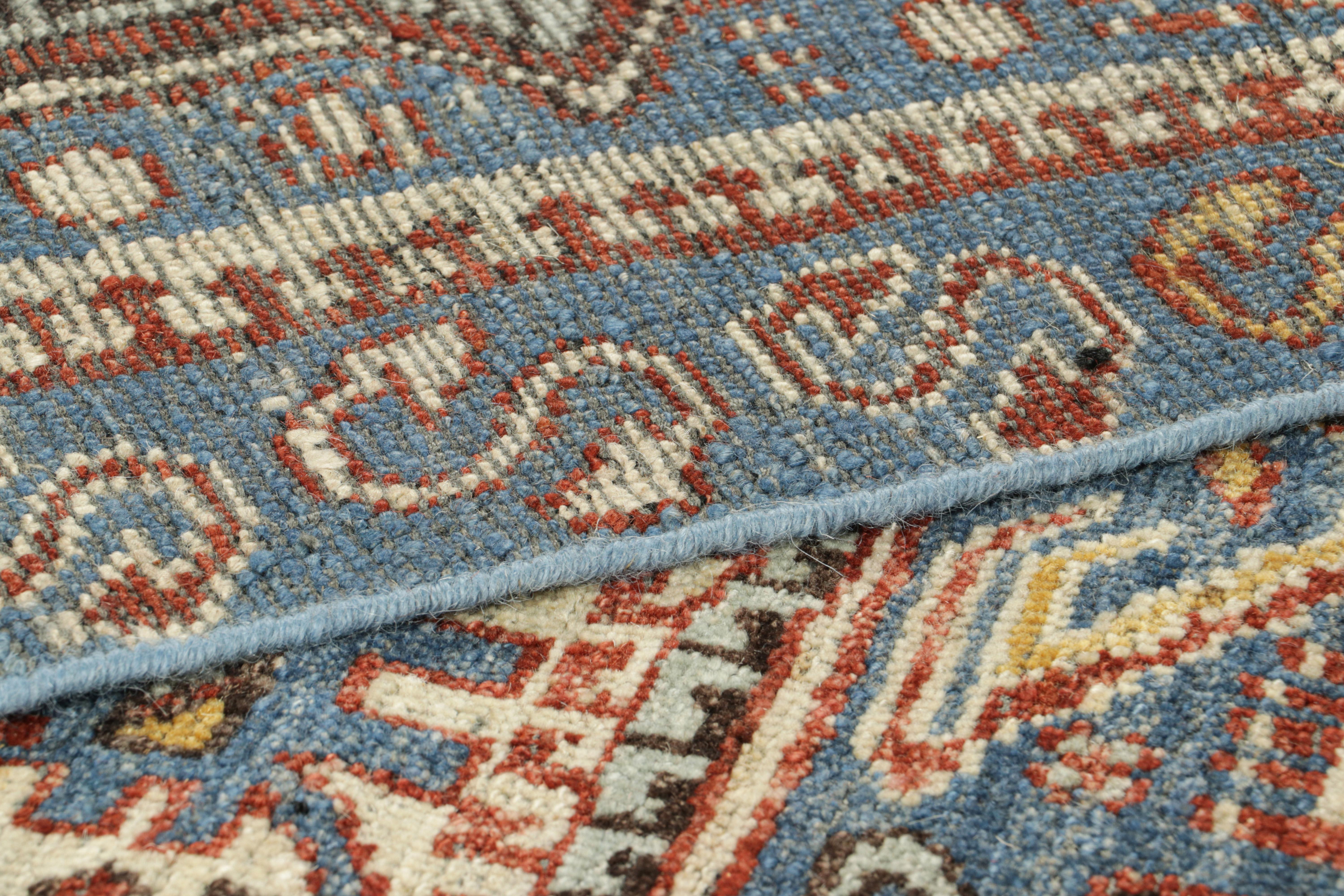 Laine Rug & Kilim's Tapis carré de style caucasien en bleu avec médaillons géométriques en vente