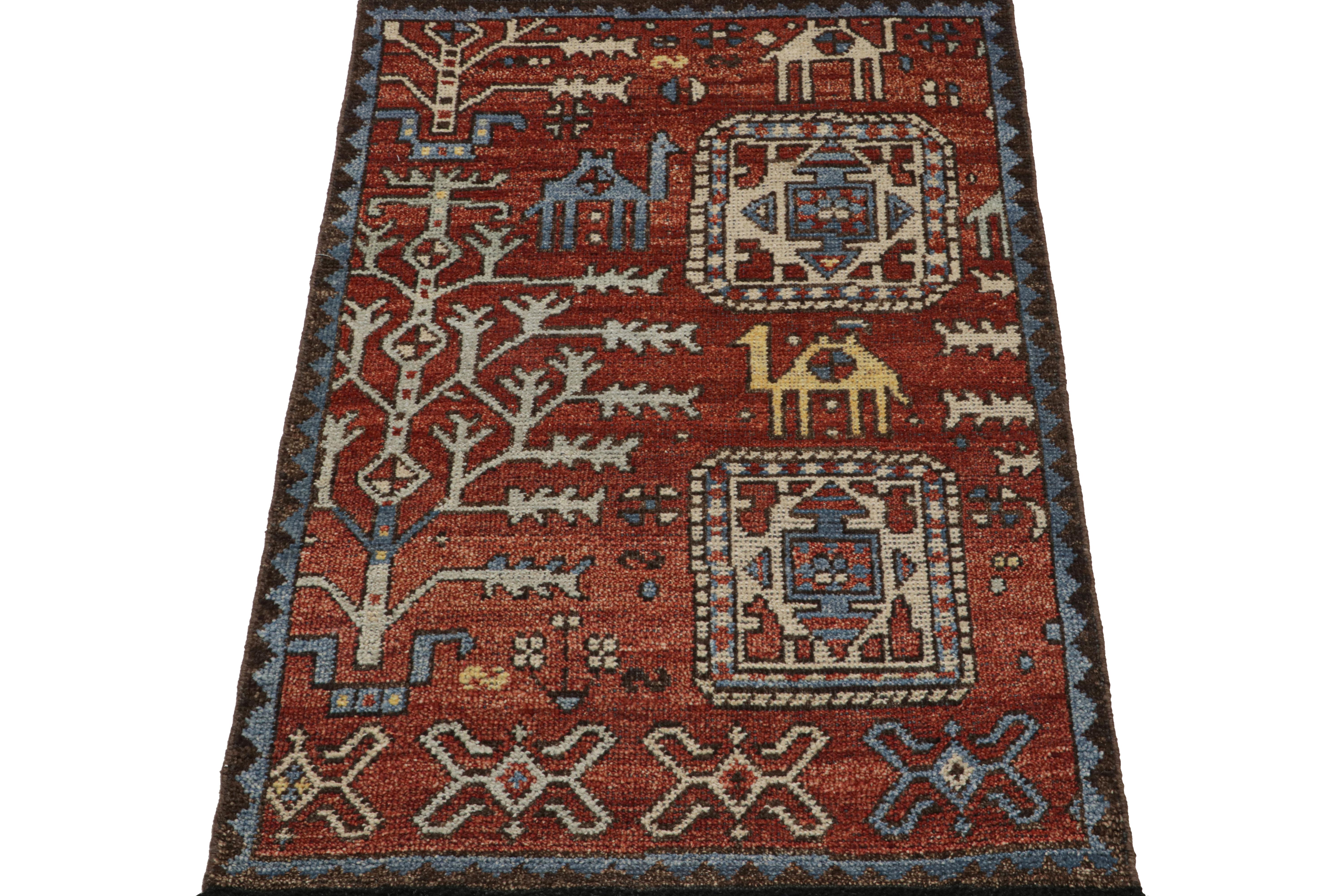 Moderno Rug & Kilim è un tappeto tribale caucasico di colore rosso con immagini di cammelli. in vendita
