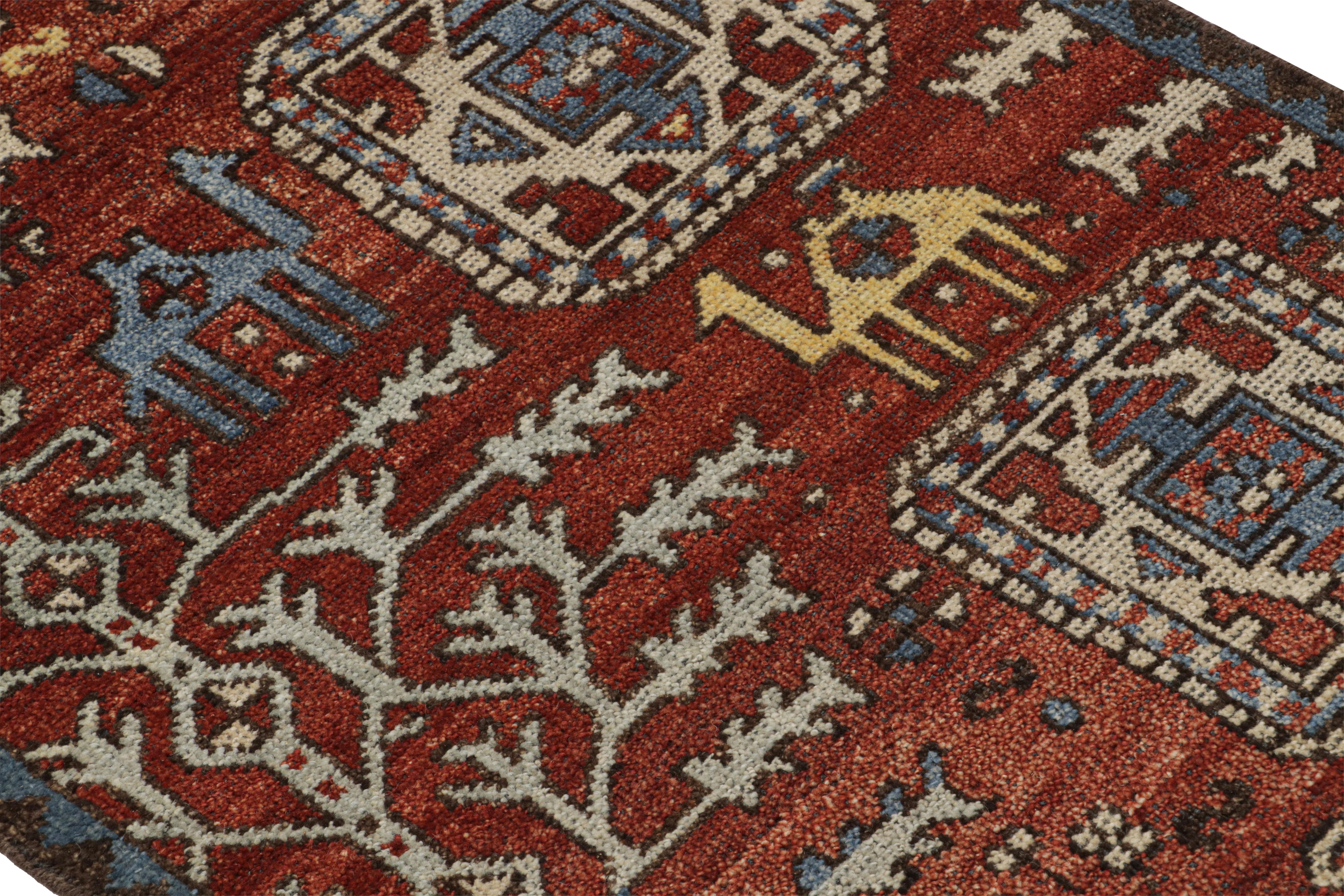 Rug & Kilim è un tappeto tribale caucasico di colore rosso con immagini di cammelli. In condizioni Nuovo in vendita a Long Island City, NY