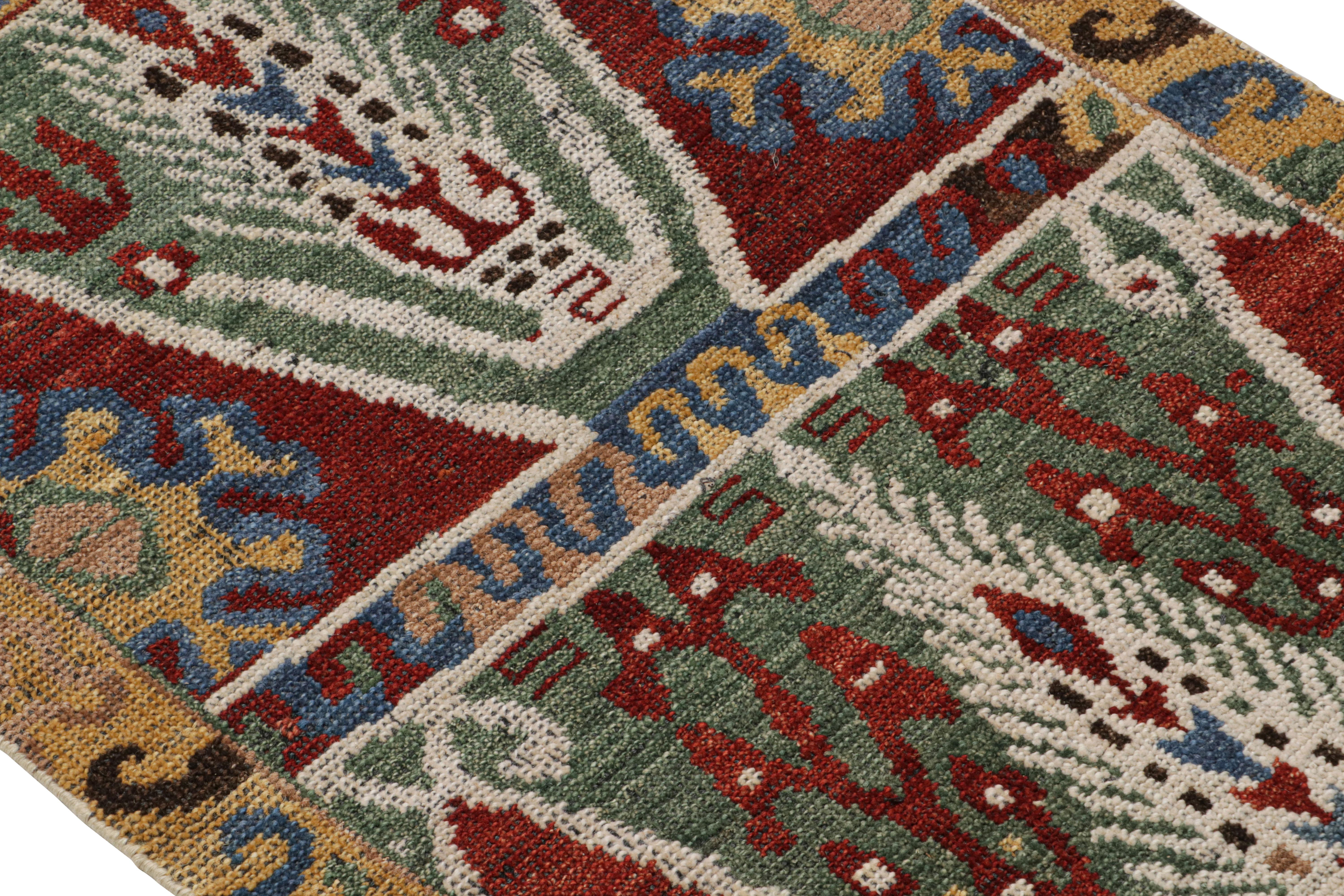 Rug & Kilim's kaukasischer Stammesteppich in Rot mit geometrischen Mustern im Zustand „Neu“ im Angebot in Long Island City, NY