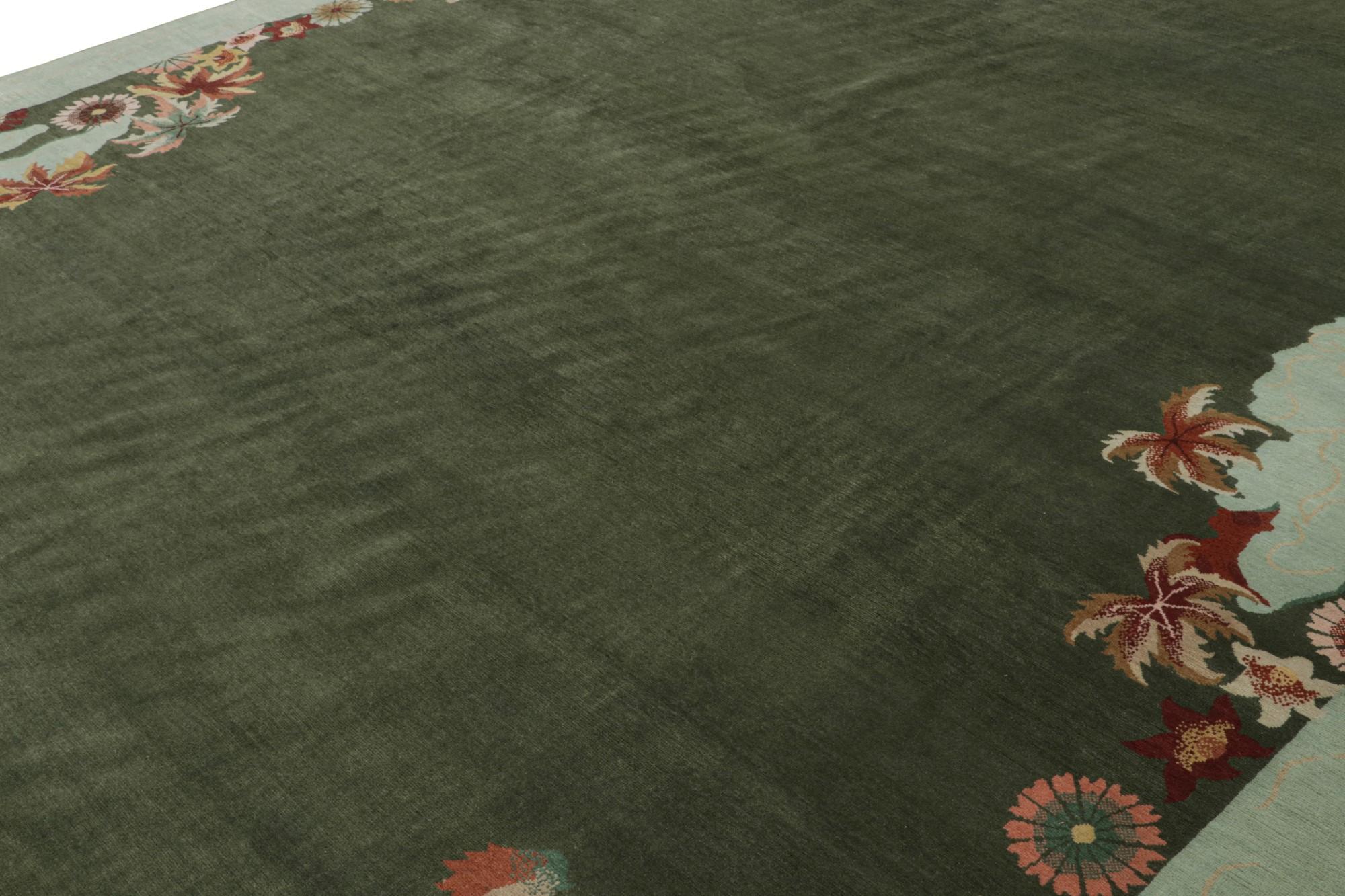 Übergroßer chinesischer Teppich im Art-Déco-Stil von Rug & Kilim in Grün mit Blumenmustern (Indisch) im Angebot
