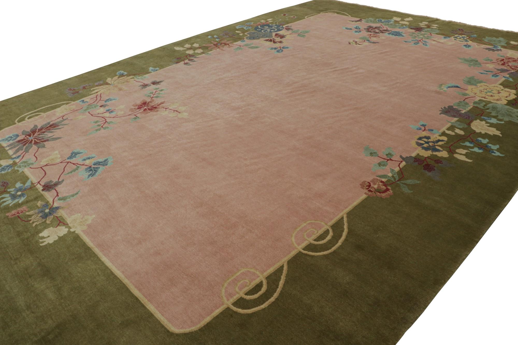 Anudada a mano en lana, esta oda a las alfombras art déco chinas de 13x18 es la próxima incorporación a la Colección Deco de Rug & Kilim. Esta colección es una contribución al estilo, y nuestros años de estudio del oficio nos han permitido recrear