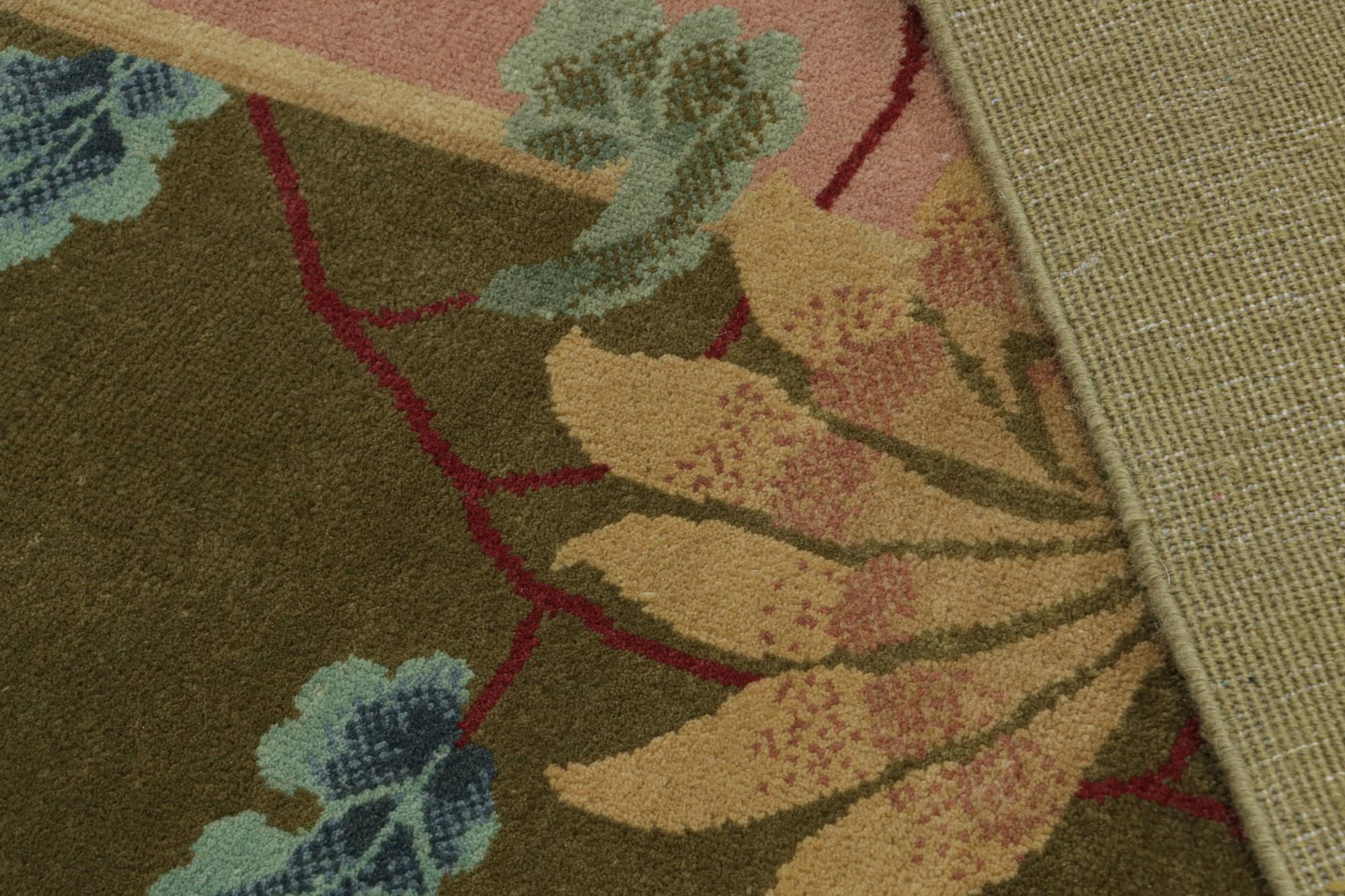 Rug & Kilim's Chinesischer Art Deco Stil Übergroßer Teppich in Rosa mit Blumenmustern (21. Jahrhundert und zeitgenössisch) im Angebot