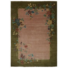 Rug & Kilim è un tappeto cinese in stile Art Deco di grandi dimensioni con motivi floreali.
