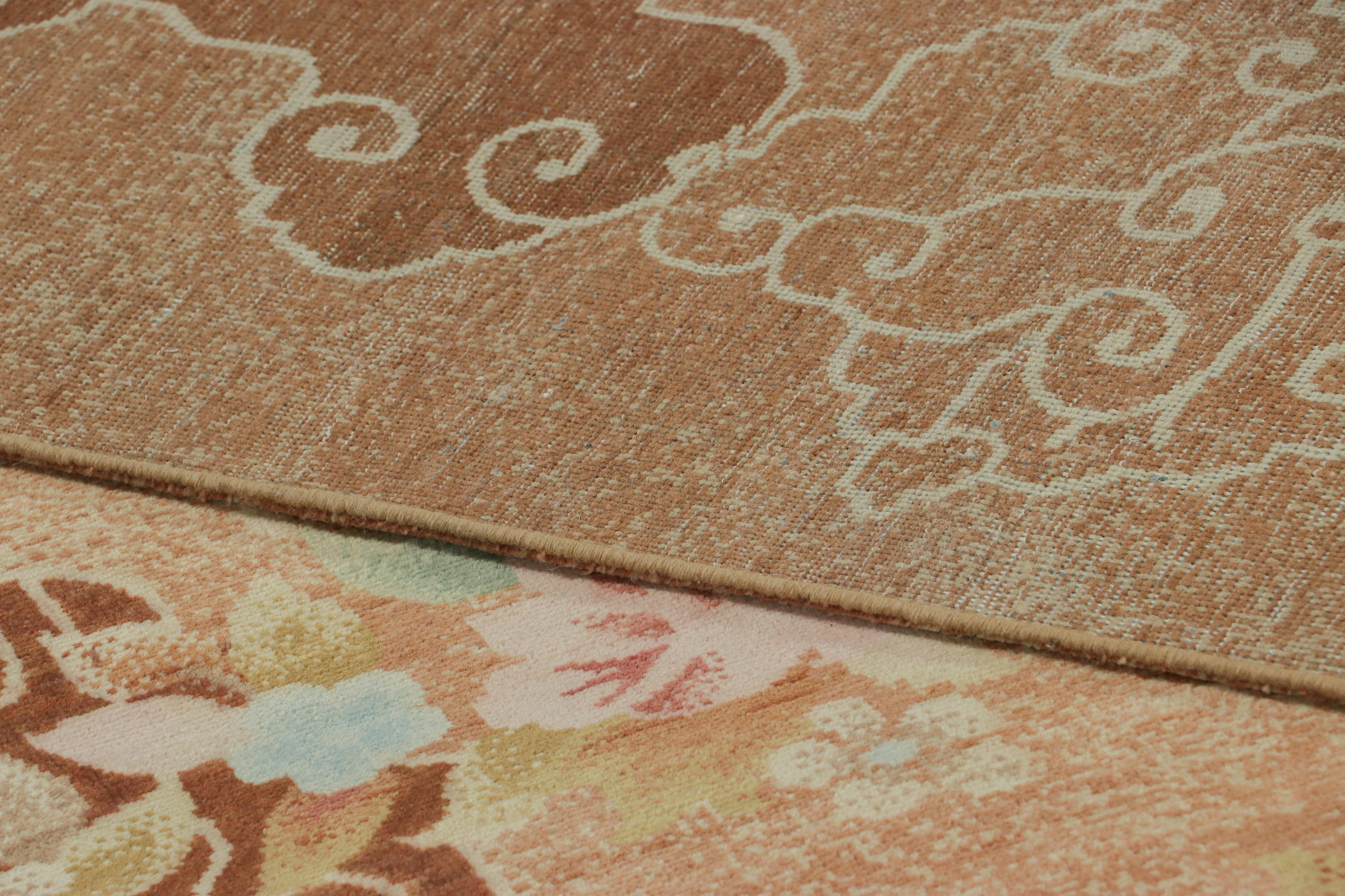 XXIe siècle et contemporain Rug & Kilim's Chinese Art Deco Style Rug, Brown with Clouds and Floral Patterns (tapis chinois de style art déco, brun avec nuages et motifs floraux) en vente