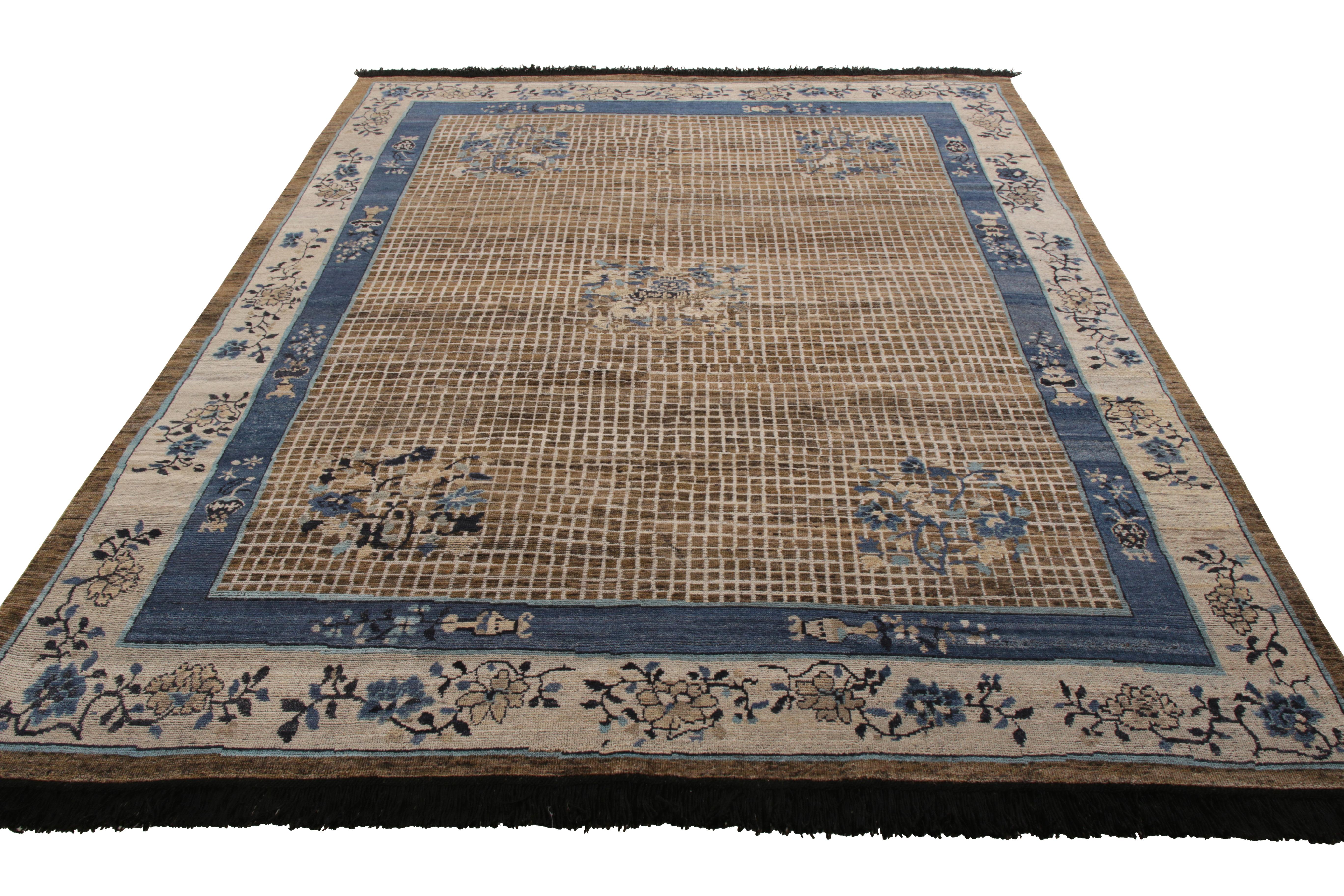 Un'ode 8x10 ai celebri stili di tappeti Art Deco cinesi, dalla collezione Burano di Rug & Kilim. Annodato a mano in lana, presenta un sofisticato gioco di beige-marrone e blu che completa gli eleganti motivi floreali a medaglione. Esemplare nella