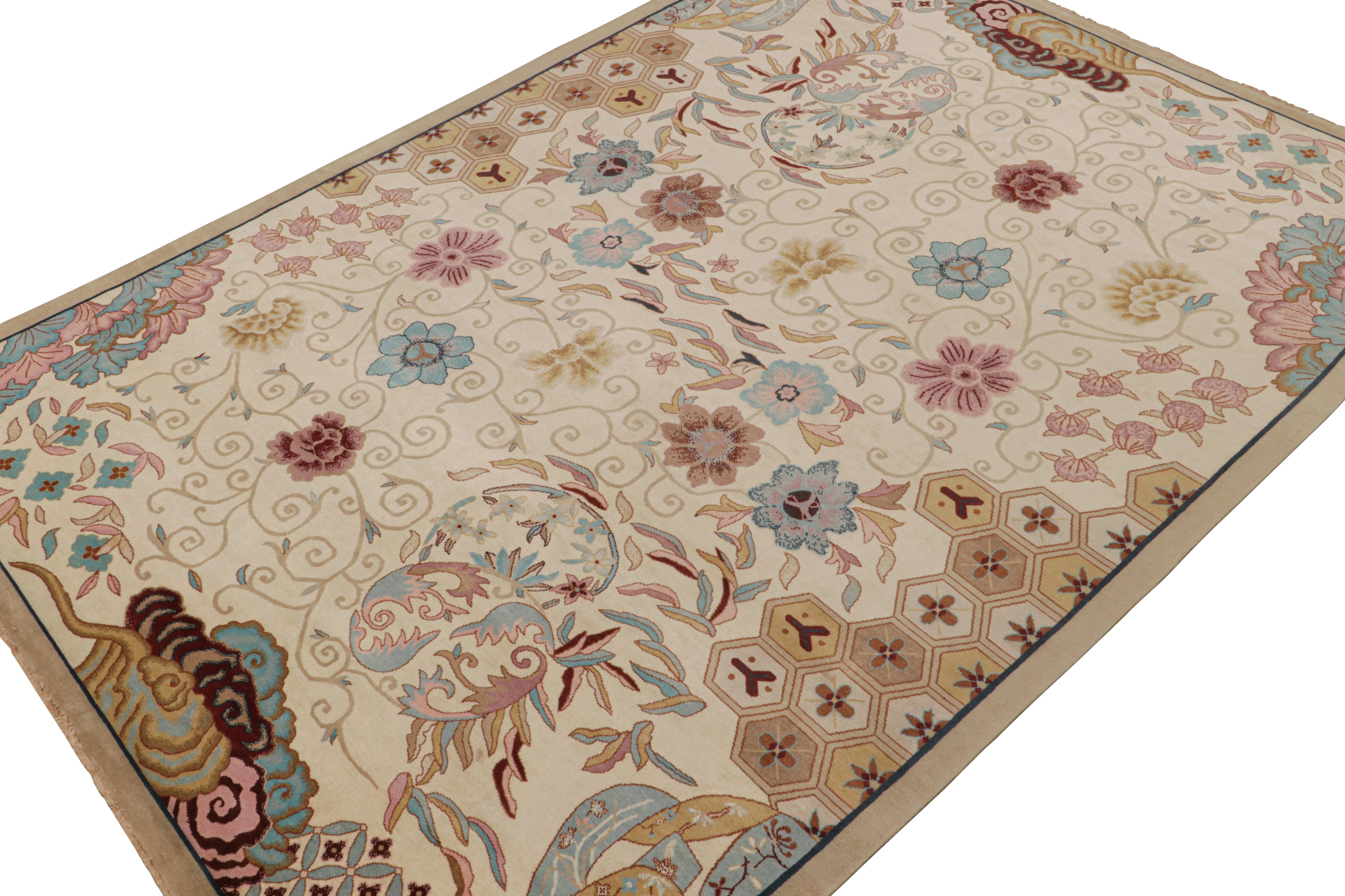 Noué à la main Rug & Kilim's Chinese Art Deco Style Rug in Beige-Brown with Floral Patterns (tapis chinois de style Art déco en beige et brun avec motifs floraux) en vente