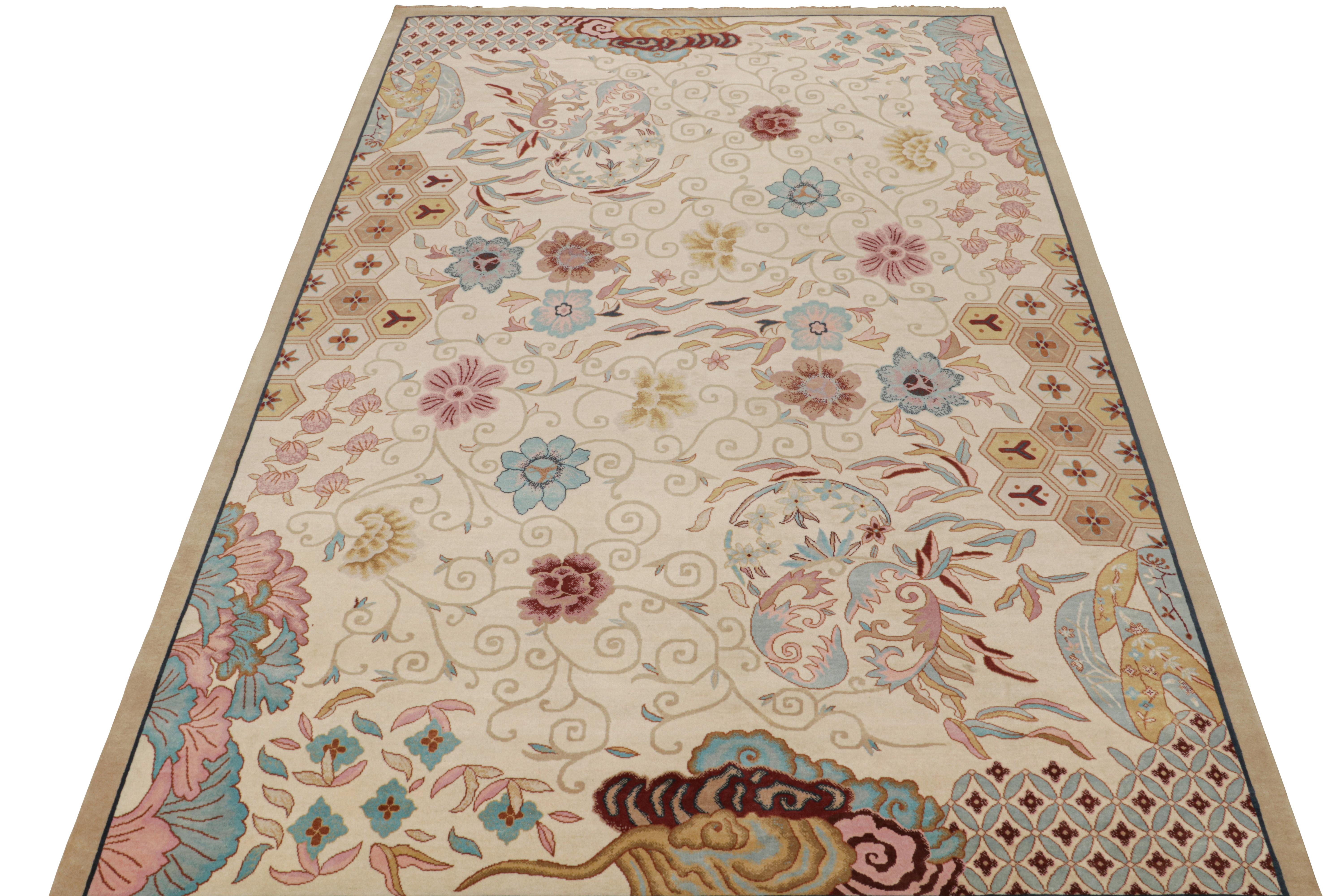 Rug & Kilim's Chinesischer Teppich im Art Deco Stil in Beige-Braun mit Blumenmustern (Handgeknüpft) im Angebot