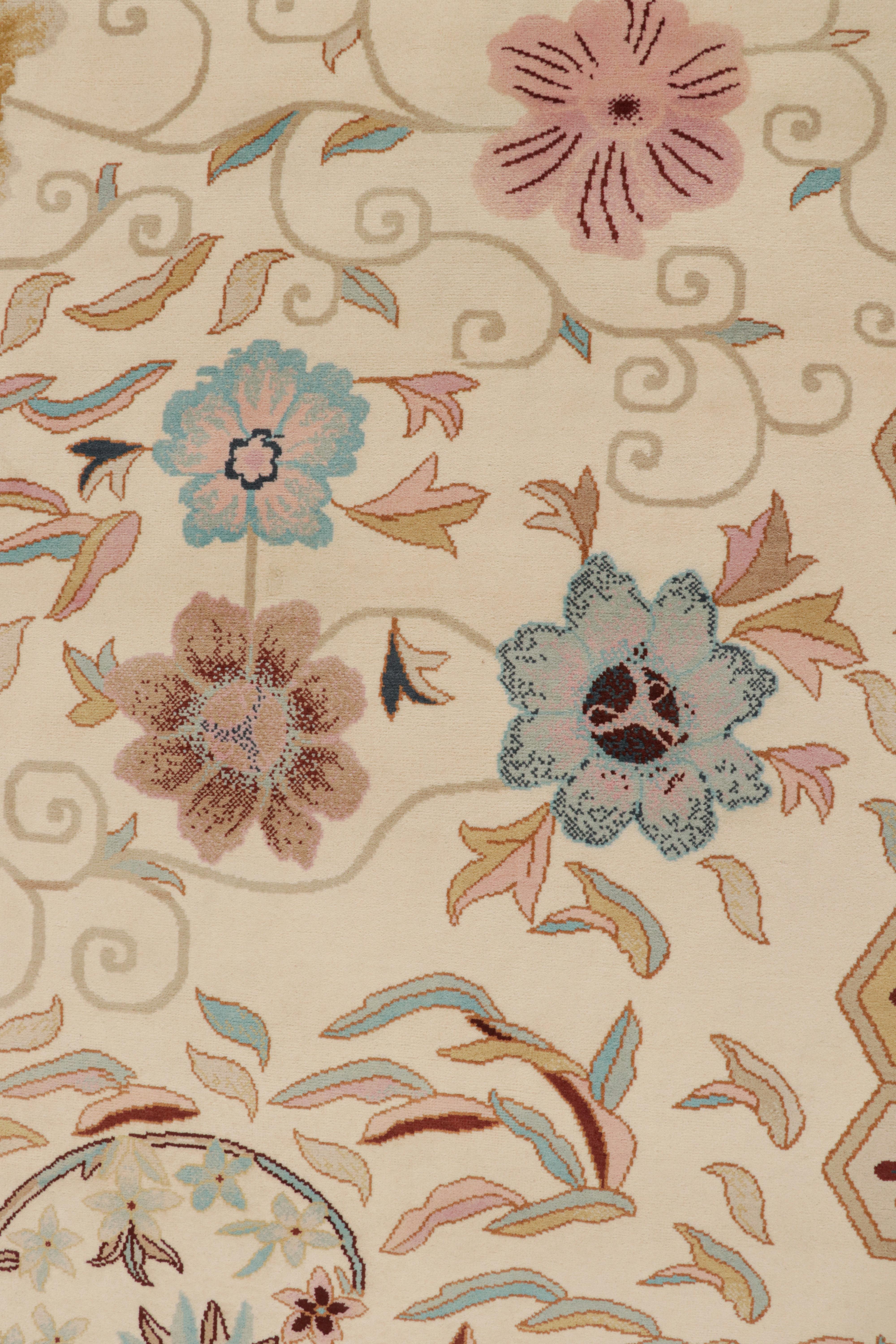 Rug & Kilim's Chinesischer Teppich im Art Deco Stil in Beige-Braun mit Blumenmustern im Zustand „Neu“ im Angebot in Long Island City, NY