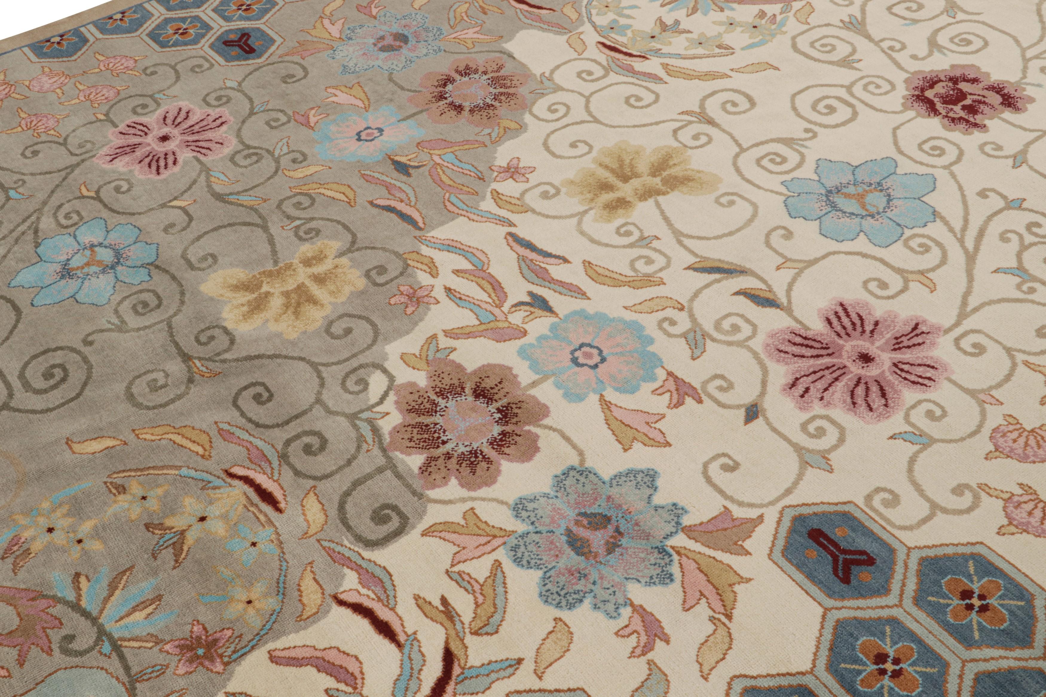 Rug & Kilim's Chinesischer Art Deco Stil Teppich in Beige mit bunten Blumenmustern (Handgeknüpft) im Angebot