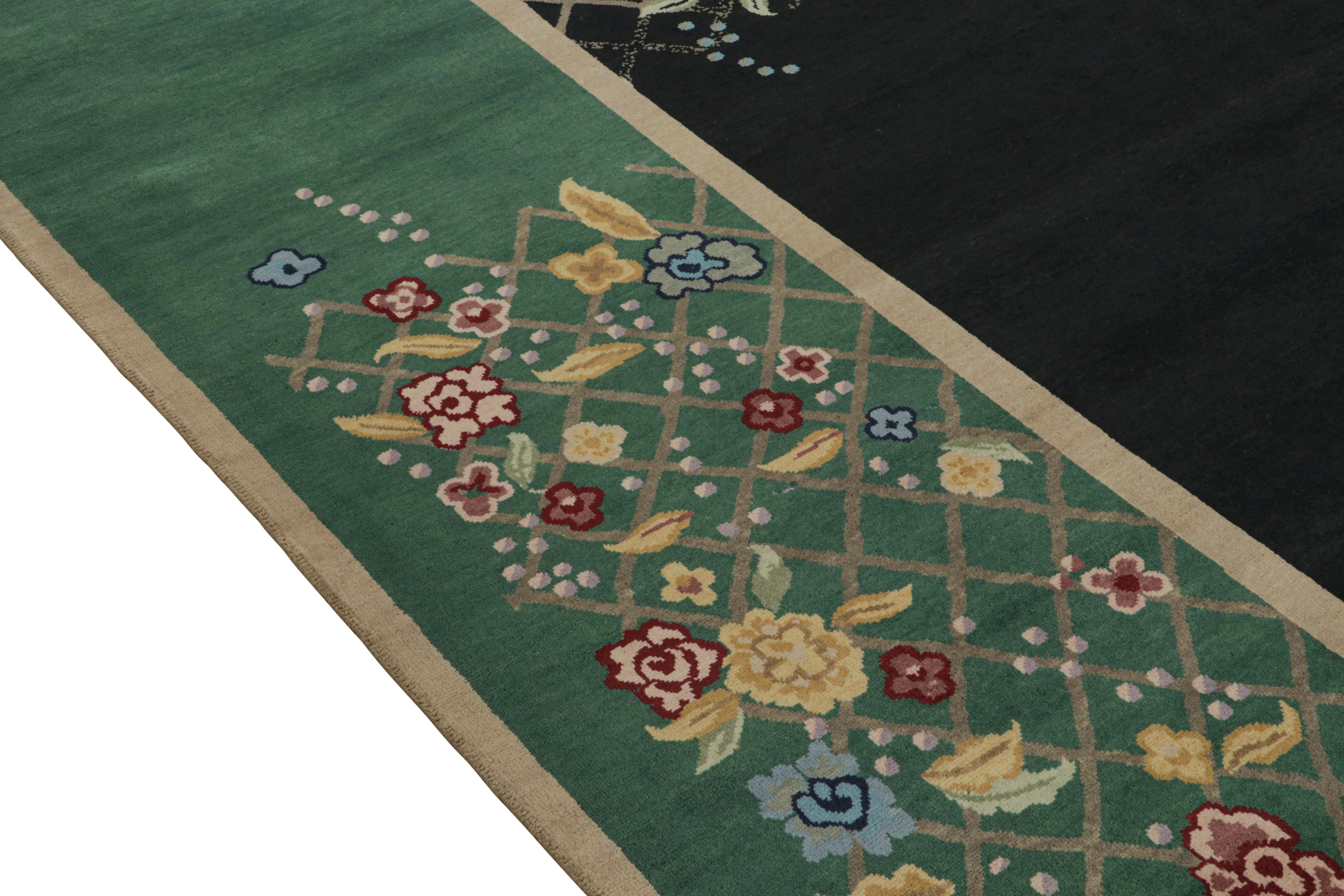 Questo tappeto 10x14 è una nuova entusiasmante aggiunta alla collezione di tappeti Art Deco contemporanei di Rug & Kilim.

Sul design: 

Annodato a mano in lana, questo tappeto si ispira allo stile dei tappeti cinesi Art Deco degli anni Venti. Il