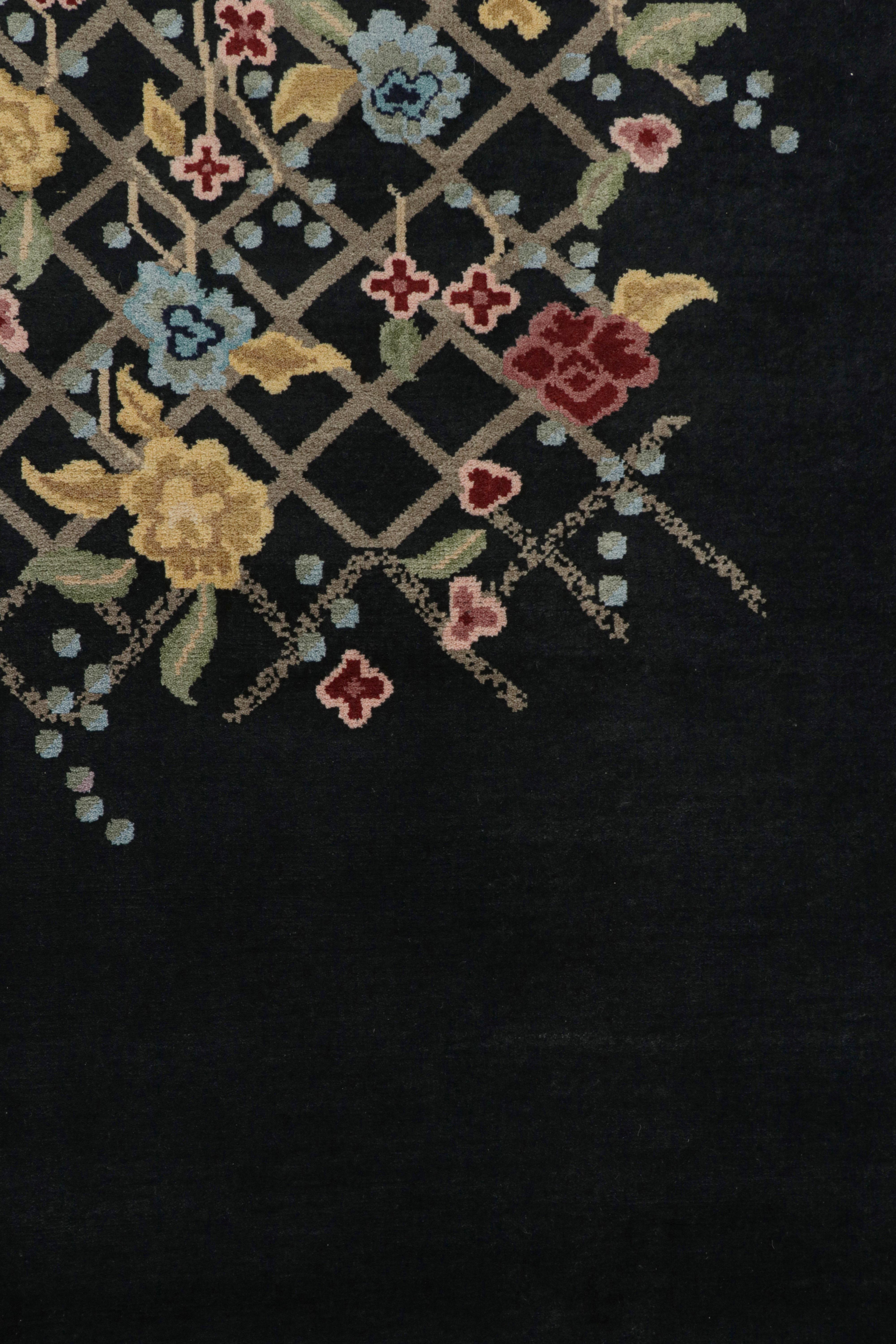 Alfombra china de estilo Art Déco Rug & Kilim en negro y verde con motivos florales en Nuevo estado para la venta en Long Island City, NY