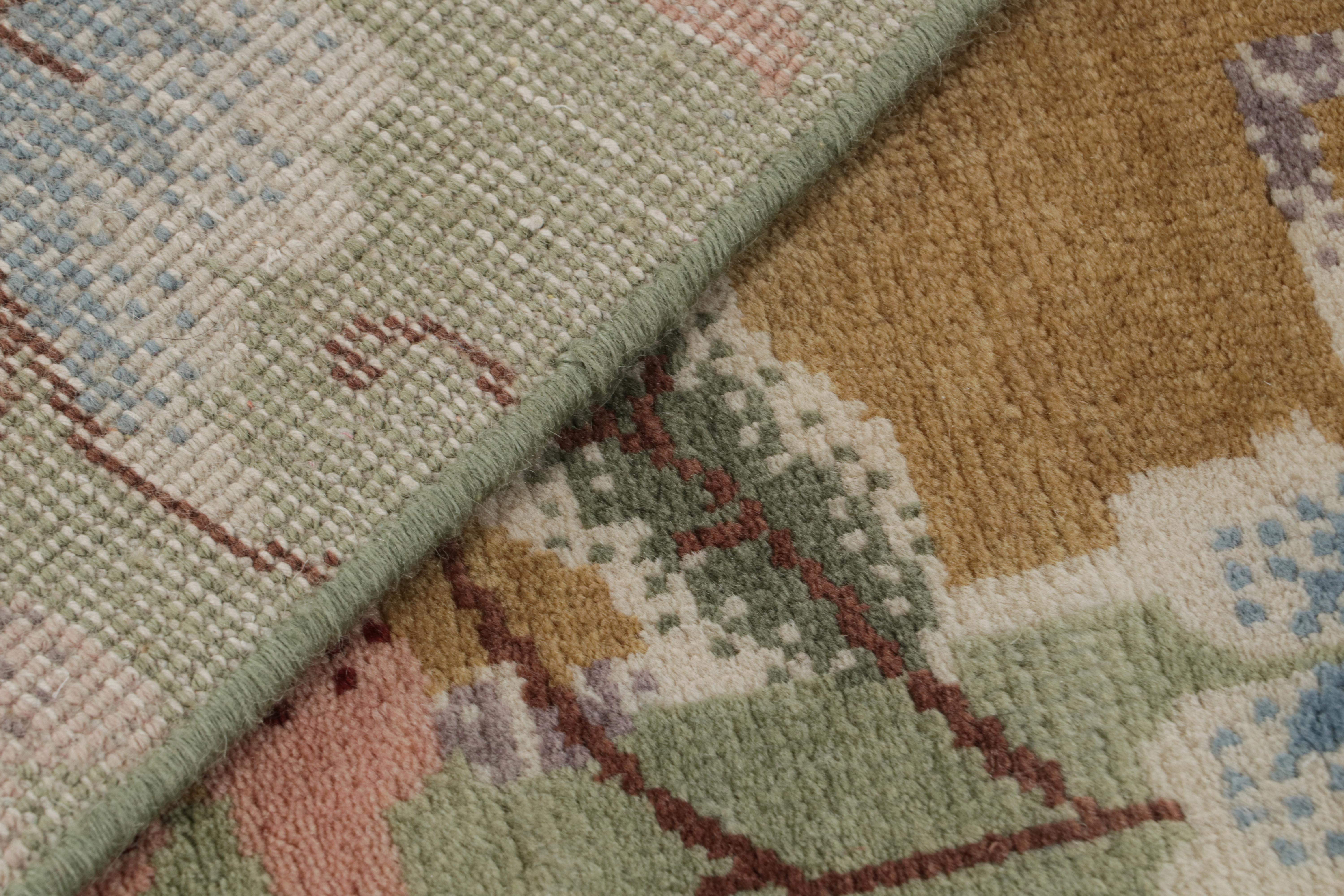 XXI secolo e contemporaneo Rug & Kilim è un tappeto cinese in stile Art Deco di colore marrone con motivi floreali colorati in vendita