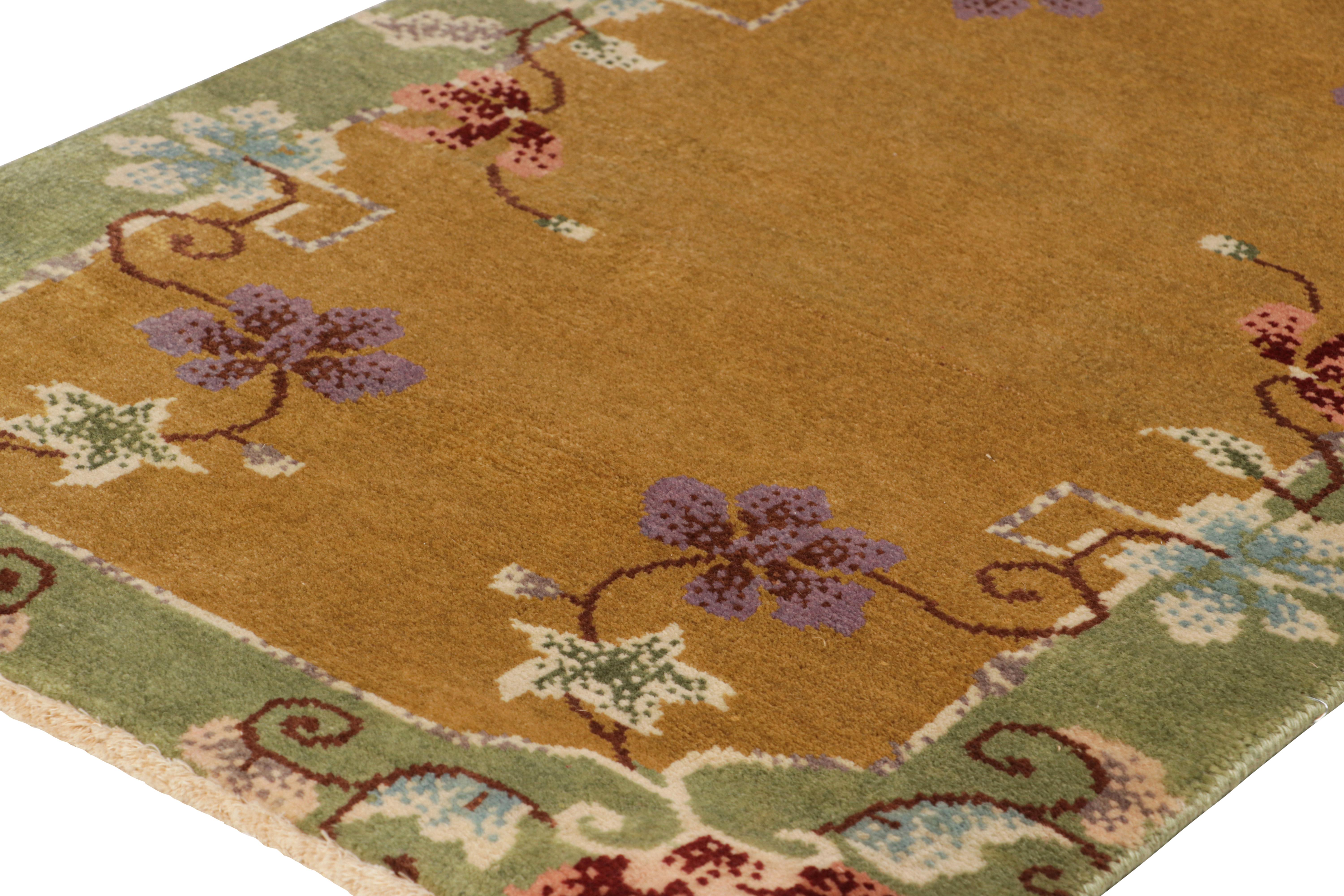 Annodato a mano in lana, questo tappeto 2x3 di Rug & Kilim è una nuova aggiunta alla linea di tappeti cinesi Art Deco. 

Sul design: 

Gli ammiratori dell'artigianato apprezzeranno la sottile raffinatezza della texture, dei dettagli e