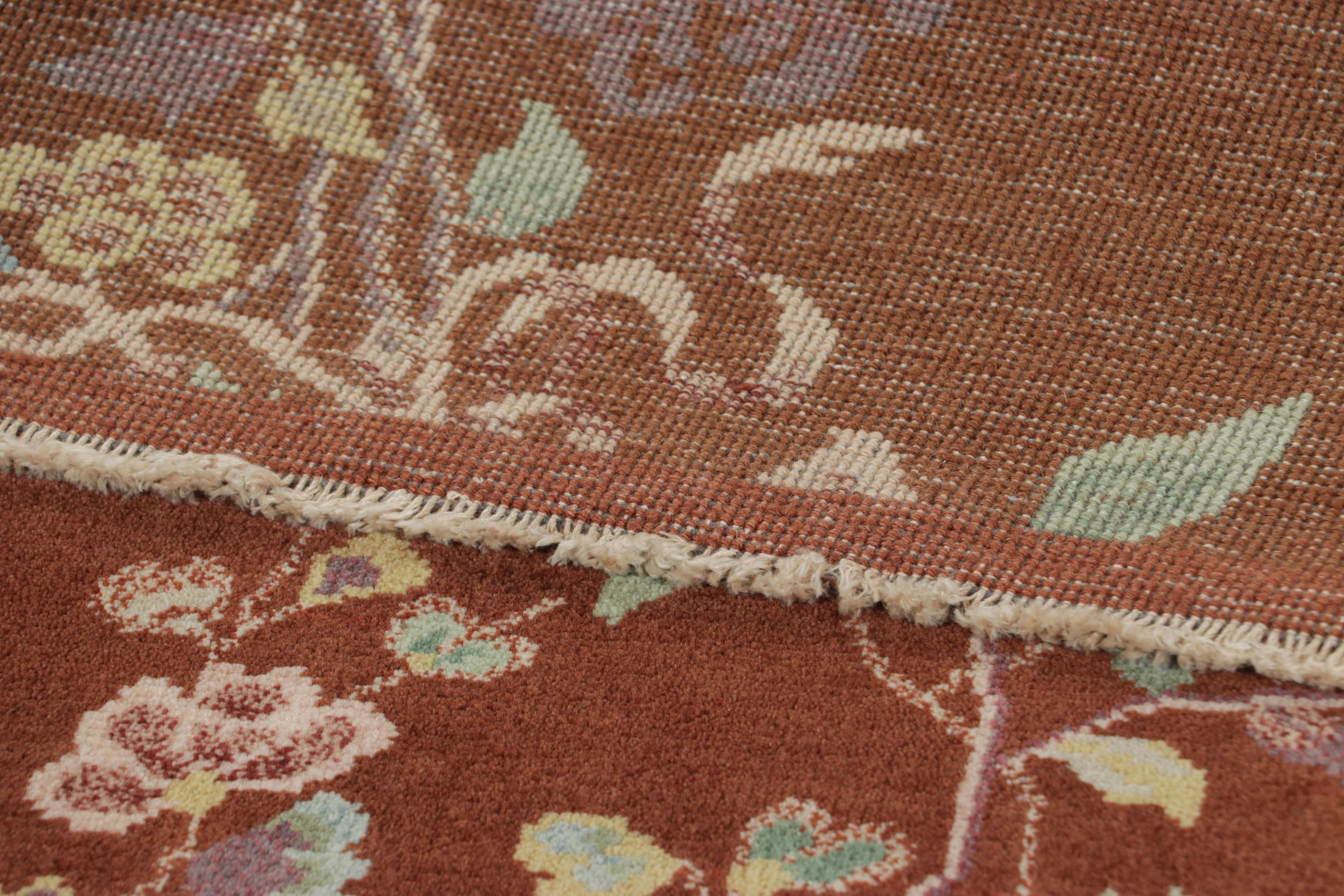 Rug & Kilim è un tappeto in stile Art Deco cinese di colore marrone con motivi floreali In condizioni Nuovo in vendita a Long Island City, NY
