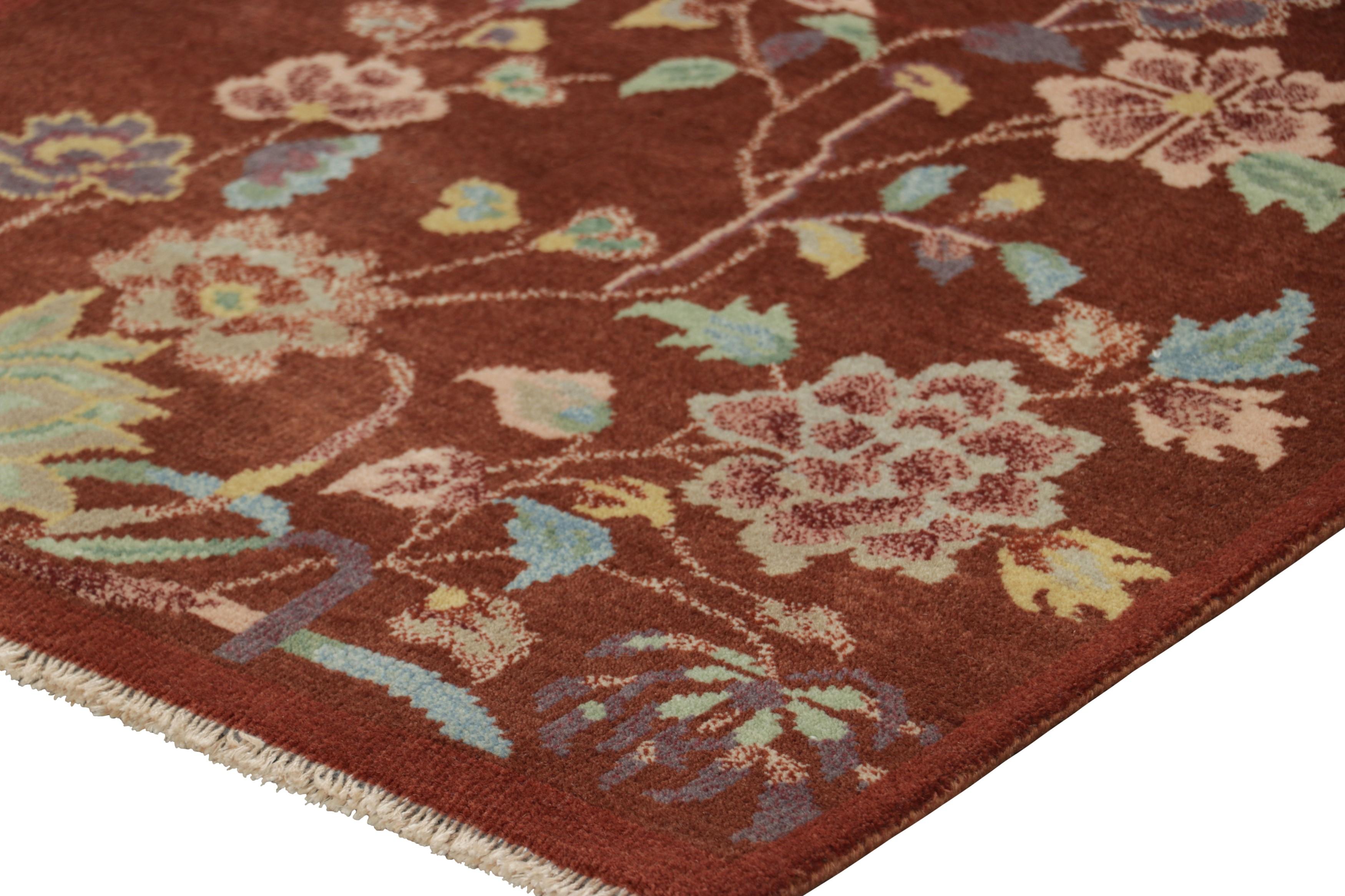 Rug & Kilim è un tappeto in stile Art Deco cinese di colore marrone con motivi floreali In condizioni Nuovo in vendita a Long Island City, NY