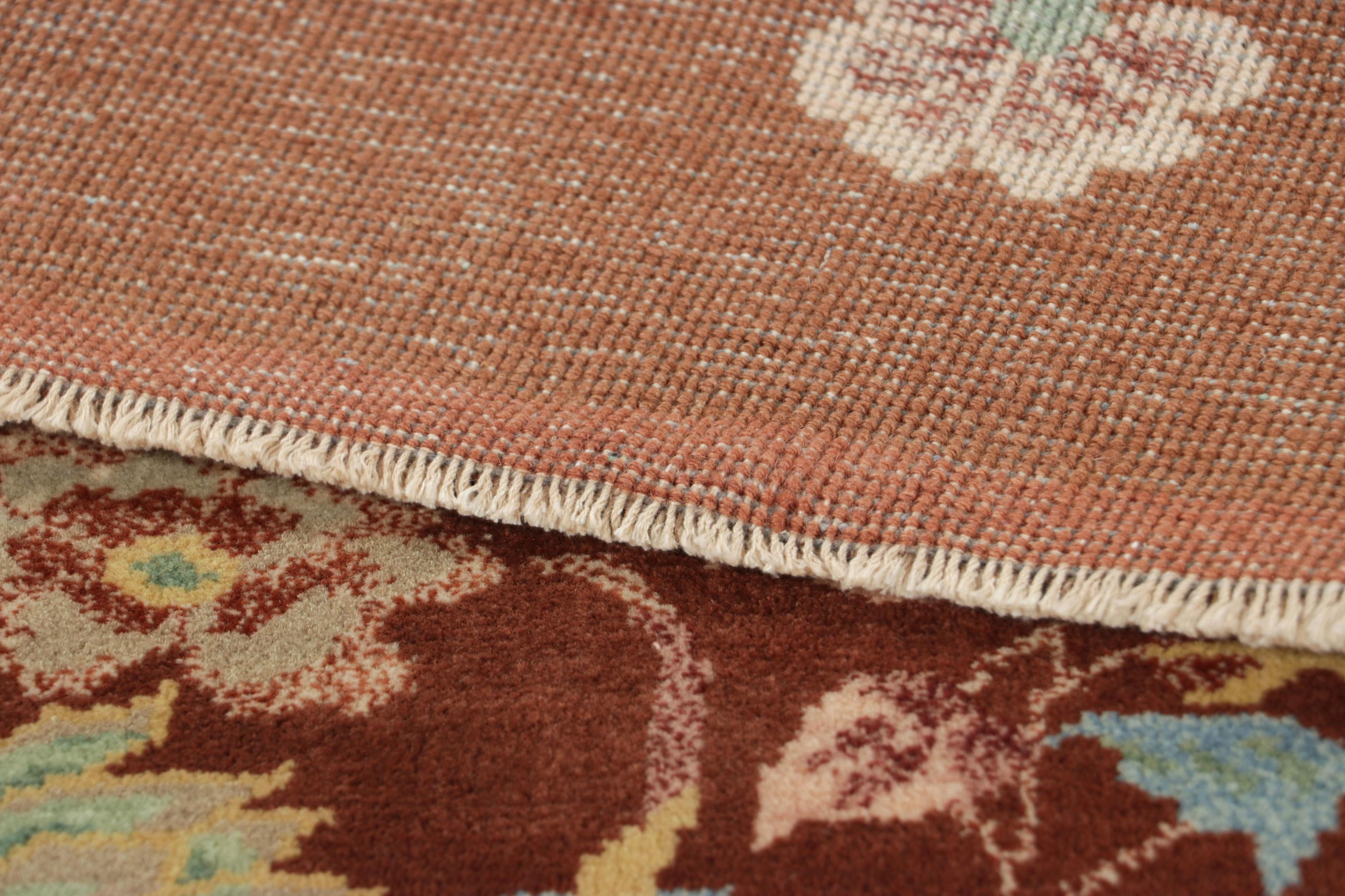 XXI secolo e contemporaneo Rug & Kilim è un tappeto in stile Art Deco cinese di colore marrone con motivi floreali in vendita