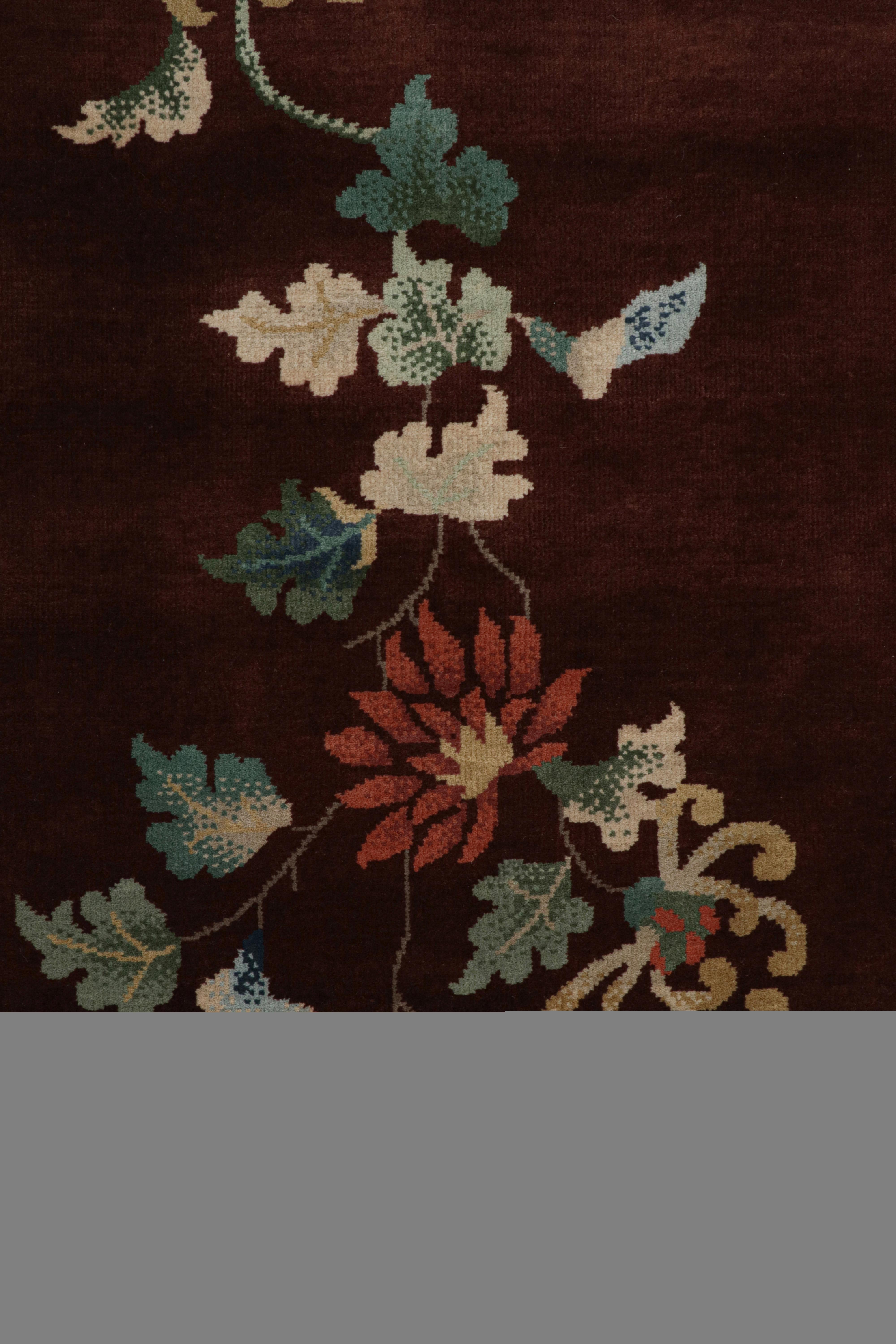 Rug & Kilims chinesischer Teppich im Art-Déco-Stil in Burgunderrot mit Blumenmustern im Zustand „Neu“ im Angebot in Long Island City, NY