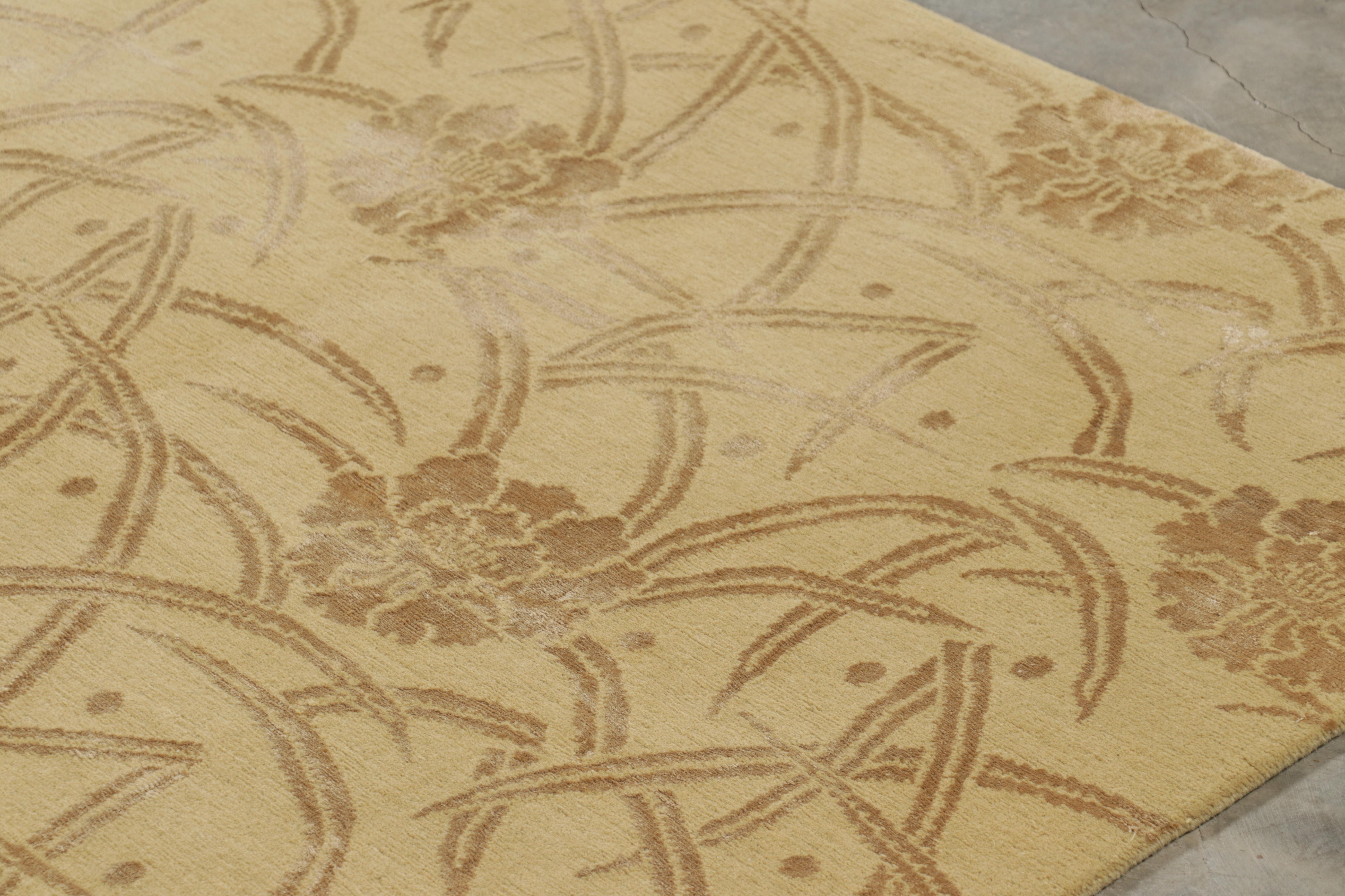 Lana Rug & Kilim - Tappeto cinese in stile Art Deco con motivi floreali oro e marrone in vendita