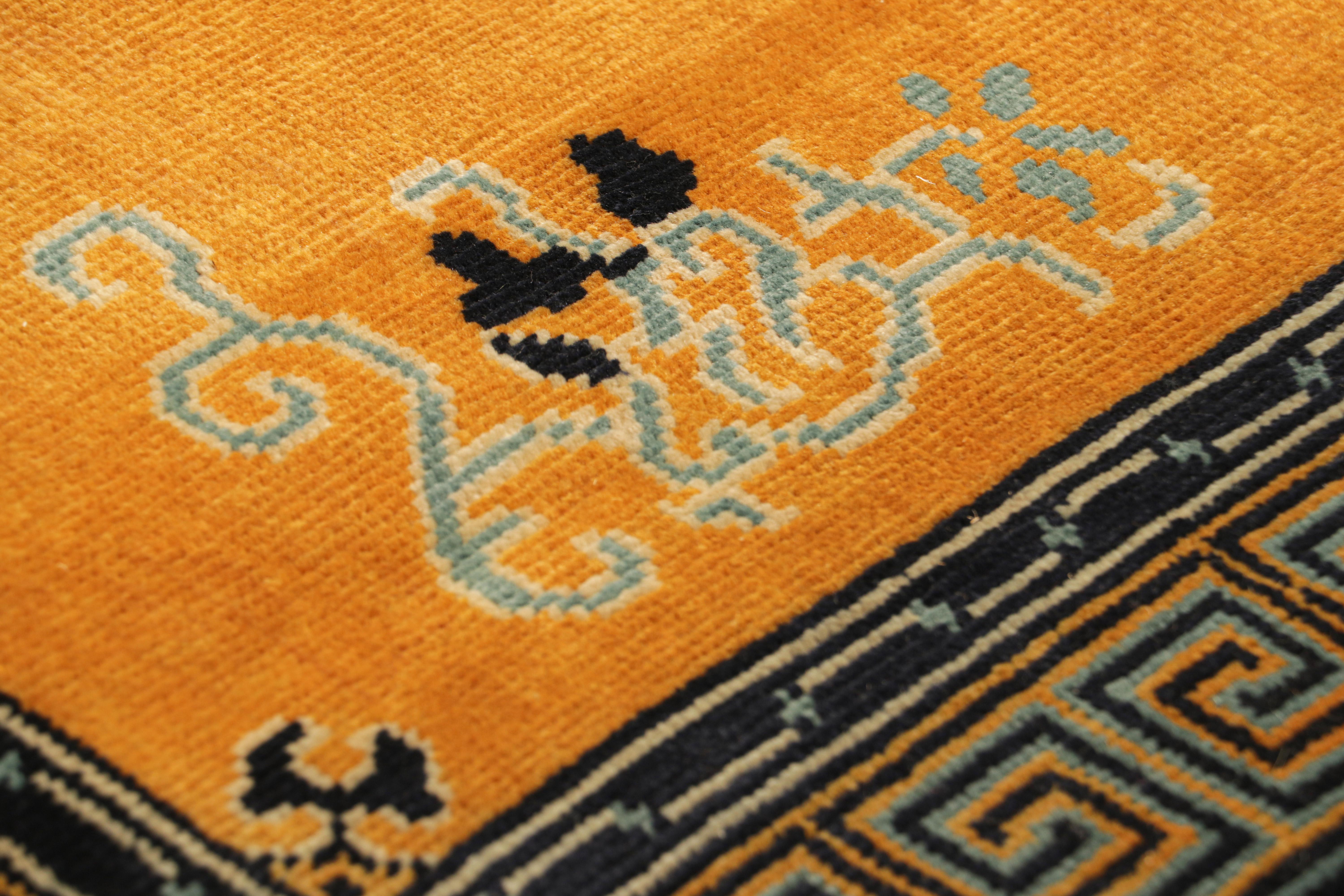 Anudada a mano en lana, esta alfombra 2x3 de Rug & Kilim es una nueva incorporación a su línea de alfombras chinas Art Decó. 

Sobre el diseño: 

Los admiradores de la artesanía apreciarán un sutil refinamiento en la textura, el detalle y la