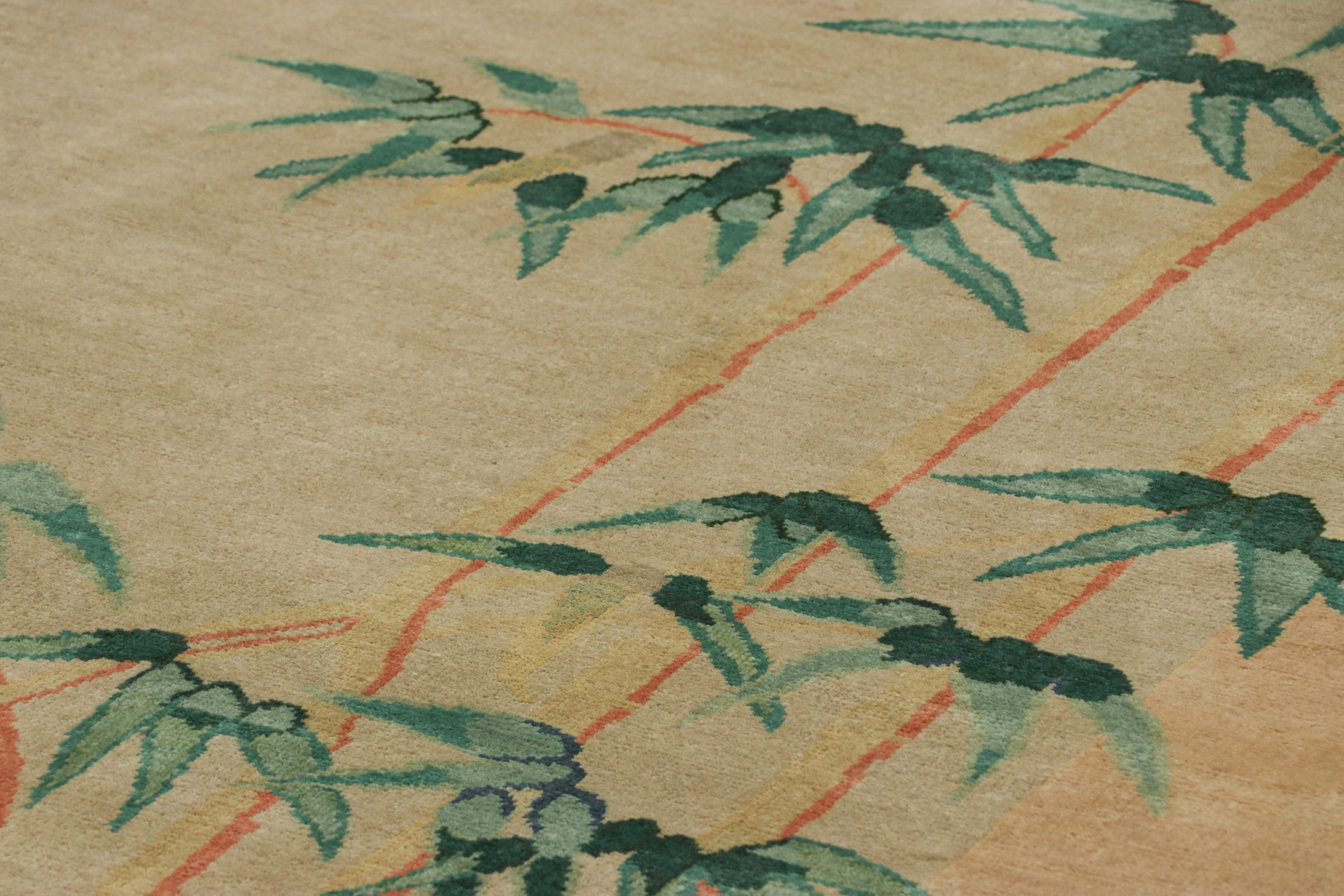 Dieser 8x10 große zeitgenössische Teppich aus handgeknüpfter Wolle repräsentiert die chinesische Art-Deco-Teppich-Kollektion von Rug & Kilim, die von den Chinoiserie-Stücken der 1920er Jahre inspiriert ist, die sich durch ihre elegante Sensibilität