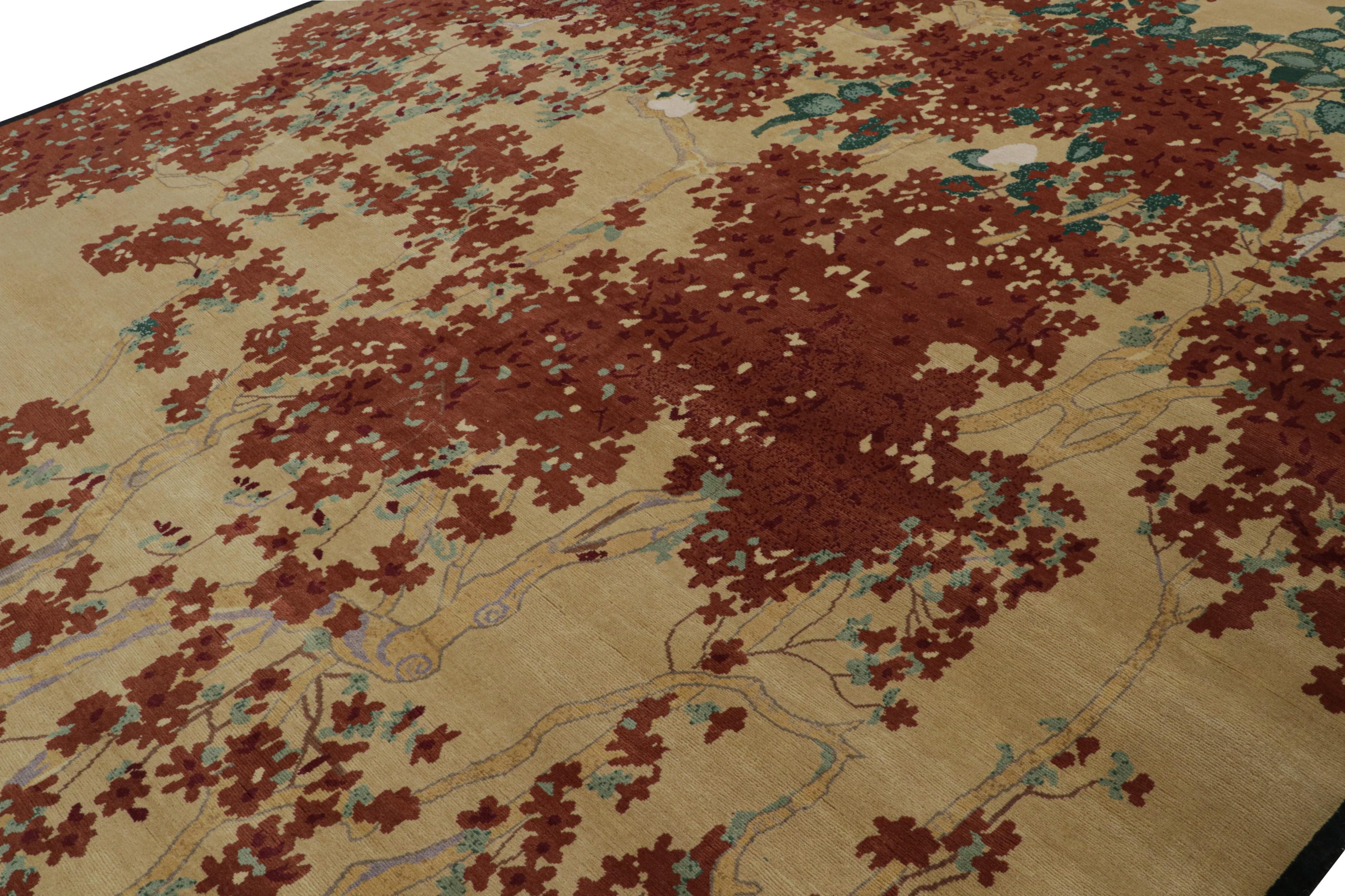 Rug & Kilim's chinesischer Art-Deco-Teppich in Gold mit Blumenmustern (Indisch) im Angebot
