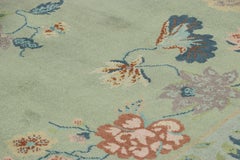 Rug & Kilims chinesischer Art-Déco-Teppich in Grün mit bunten Blumenmustern