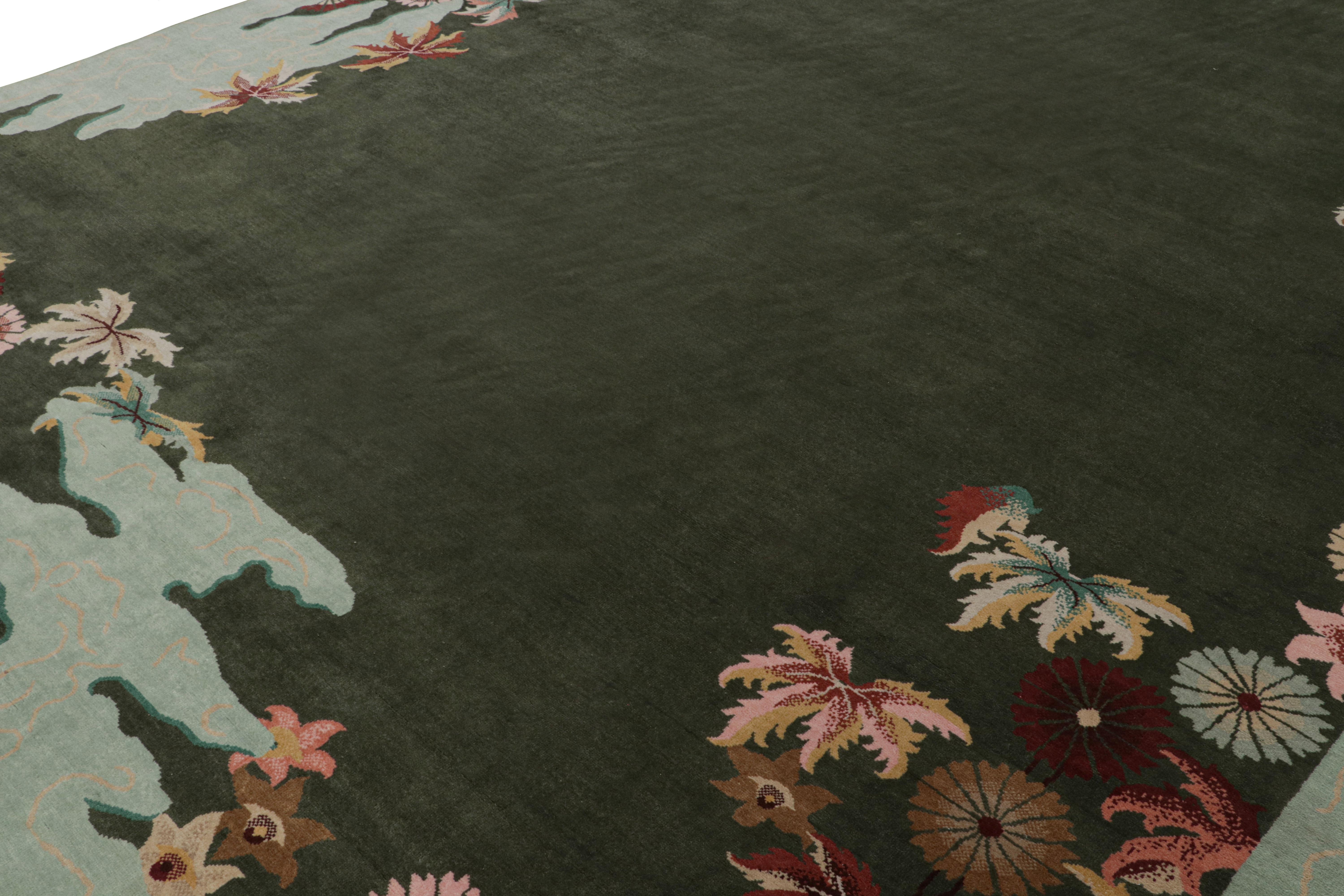 Noué à la main Rug & Kilim's Chinese Art Deco Style Rug in Green with Floral Patterns (tapis chinois de style Art déco en vert avec des motifs floraux) en vente