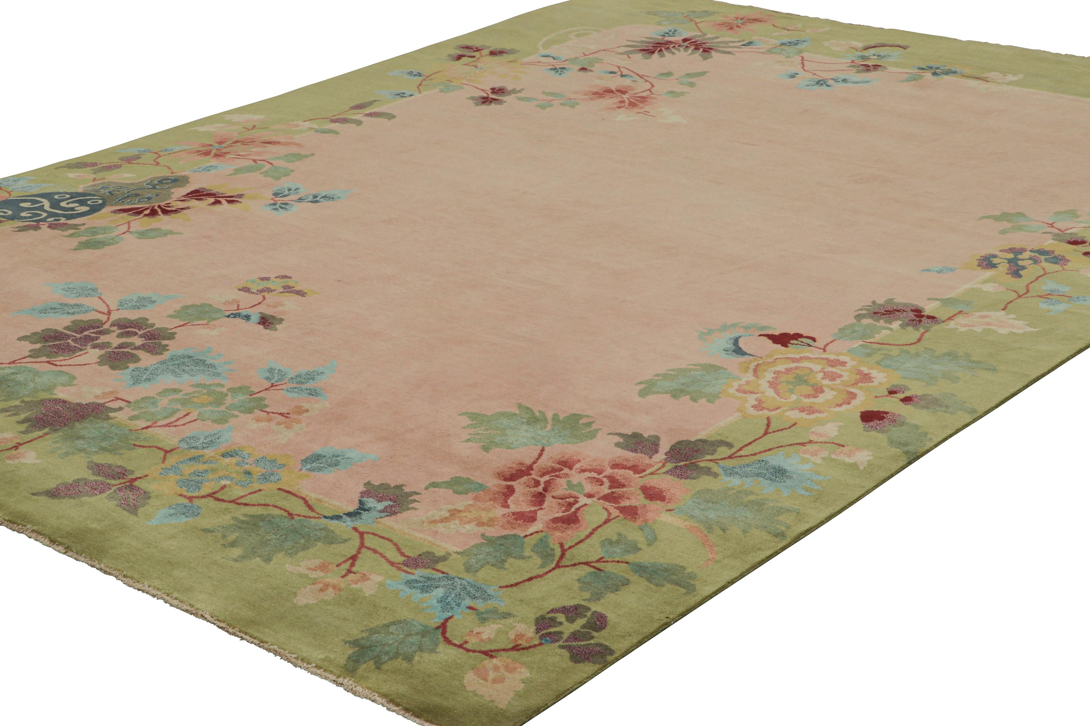 Indiano Rug & Kilim è un tappeto in stile Art Deco cinese di colore rosa con motivi floreali colorati in vendita