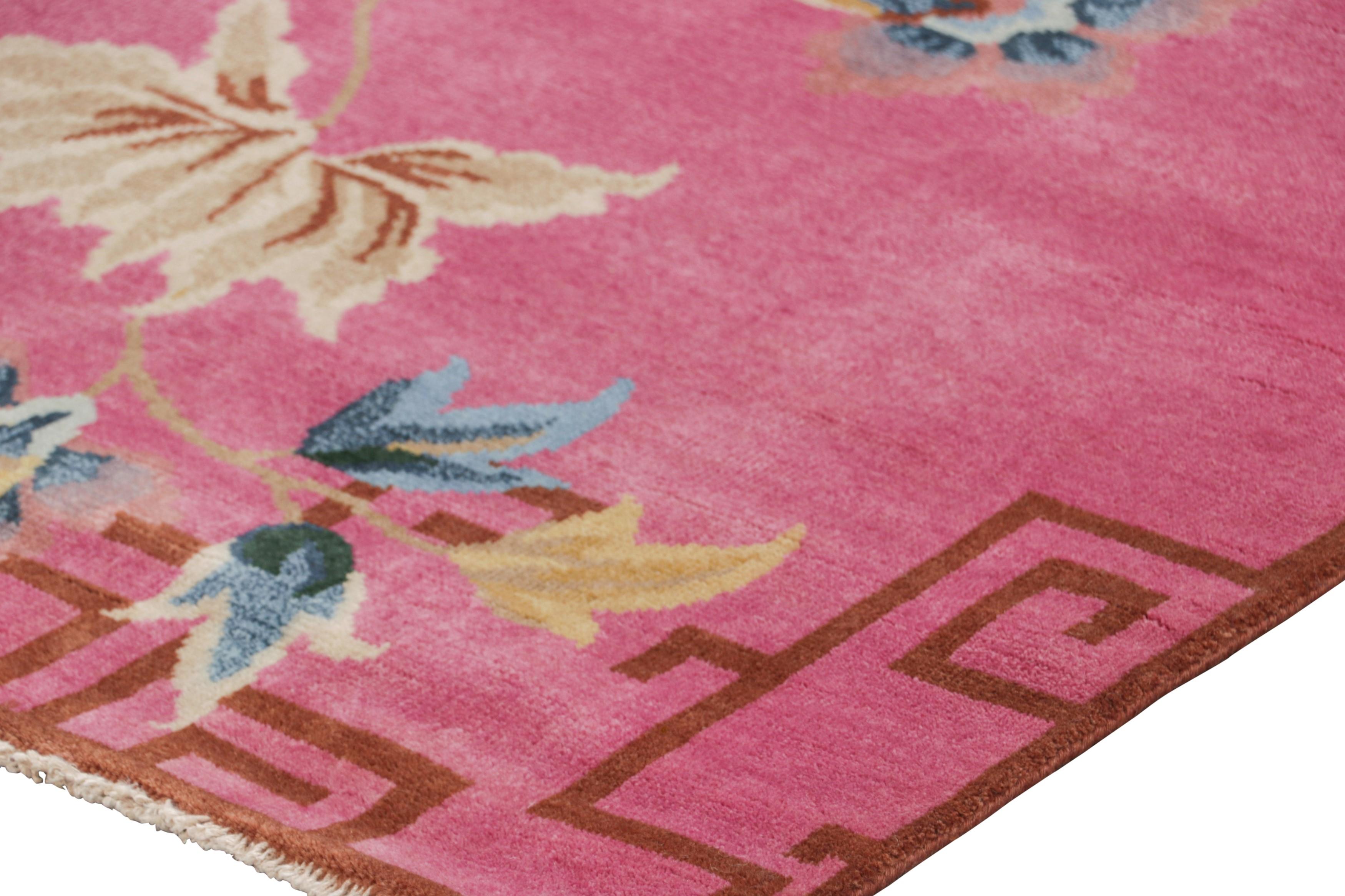 Rug & Kilim's Chinese Art Deco Style Rug in Pink with Floral Patterns (tapis chinois de style art déco à motifs floraux) Neuf - En vente à Long Island City, NY