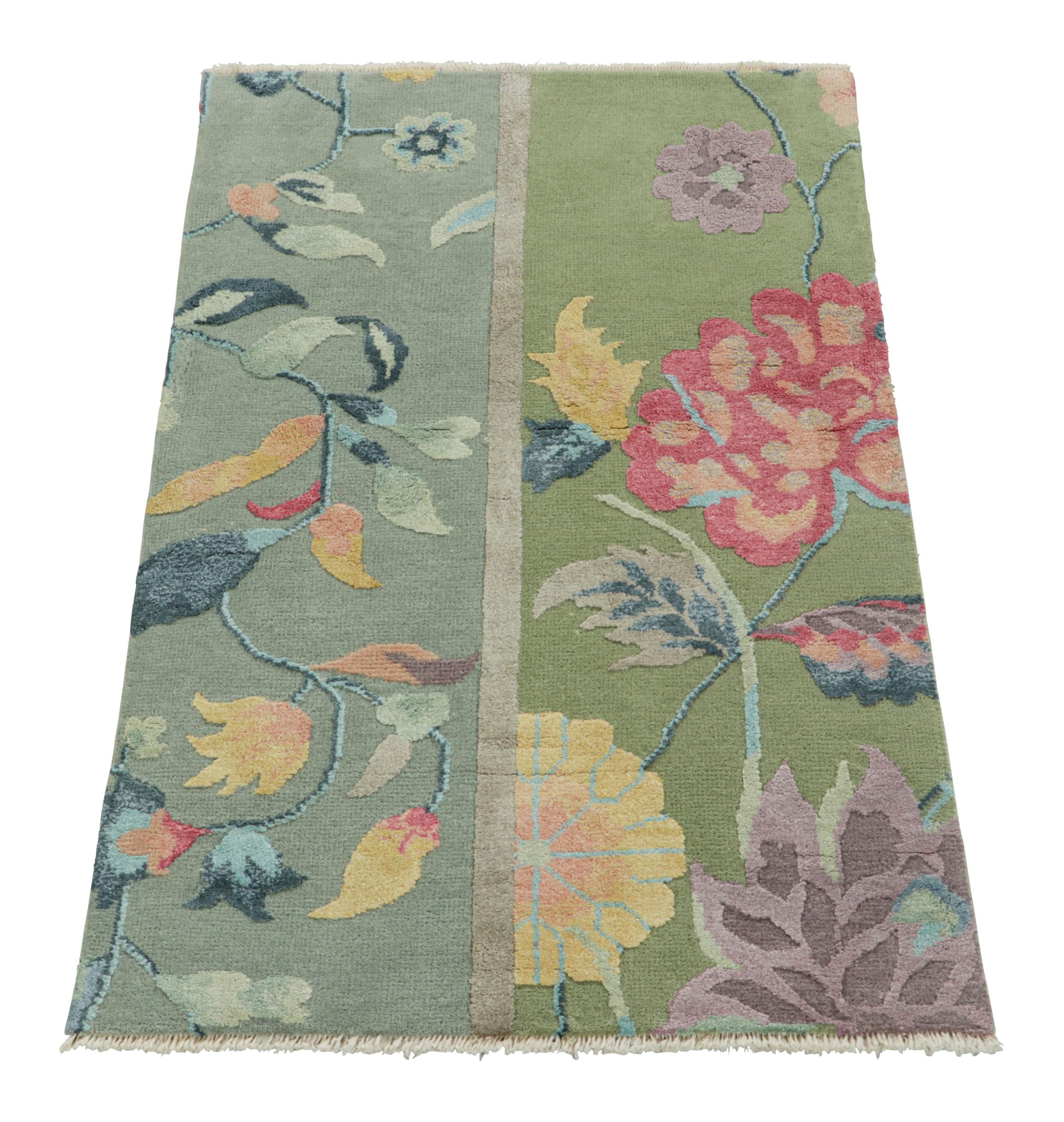 Annodato a mano Rug & Kilim: tappeto cinese in stile Art Deco con motivi floreali colorati in vendita