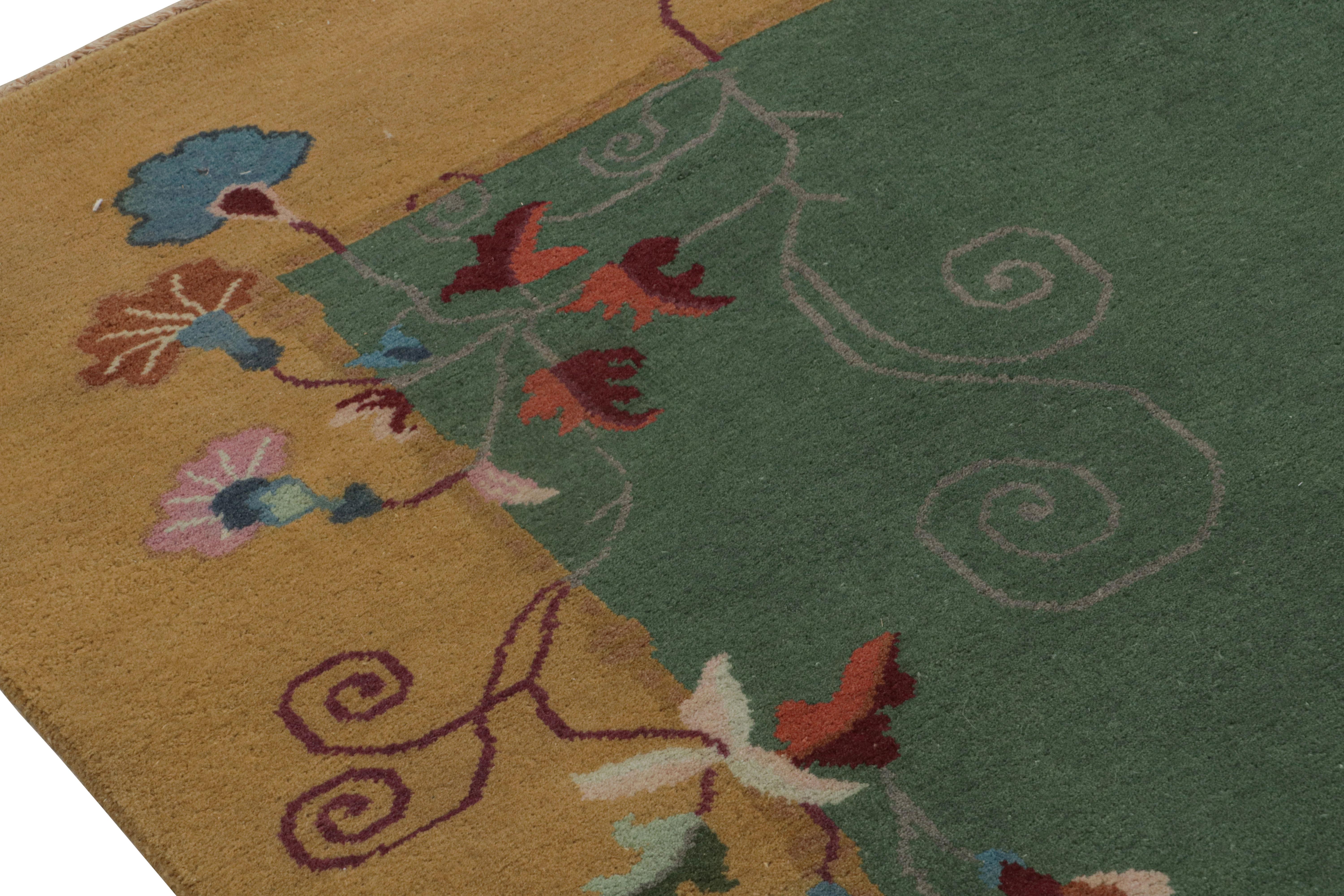 Annodato a mano Tappeto in stile Art Deco cinese di Rug & Kilim, con motivi geometrici e pittorici in vendita