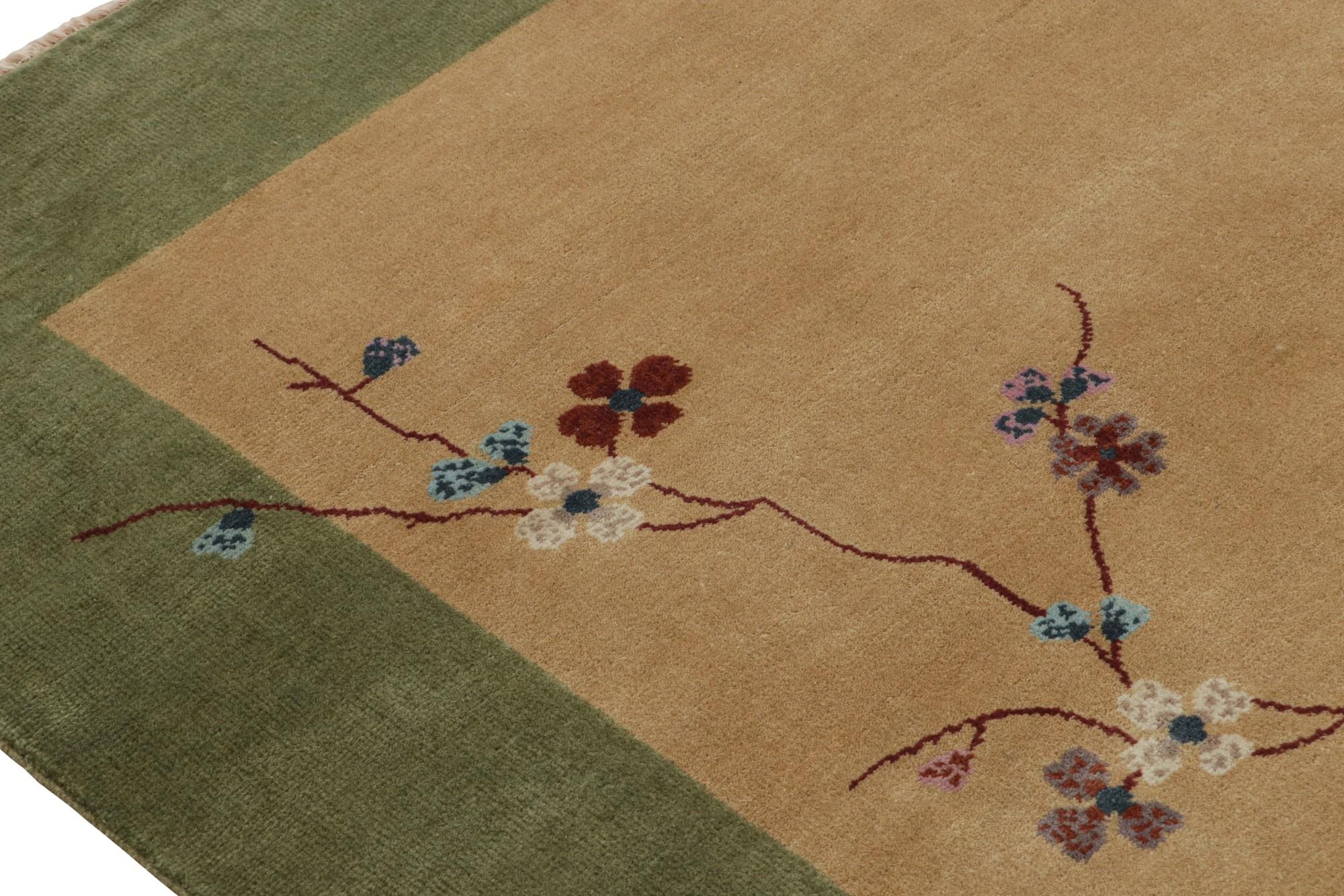 Rug & Kilims Tapis chinois de style Art déco, avec motifs picturaux et floraux Neuf - En vente à Long Island City, NY