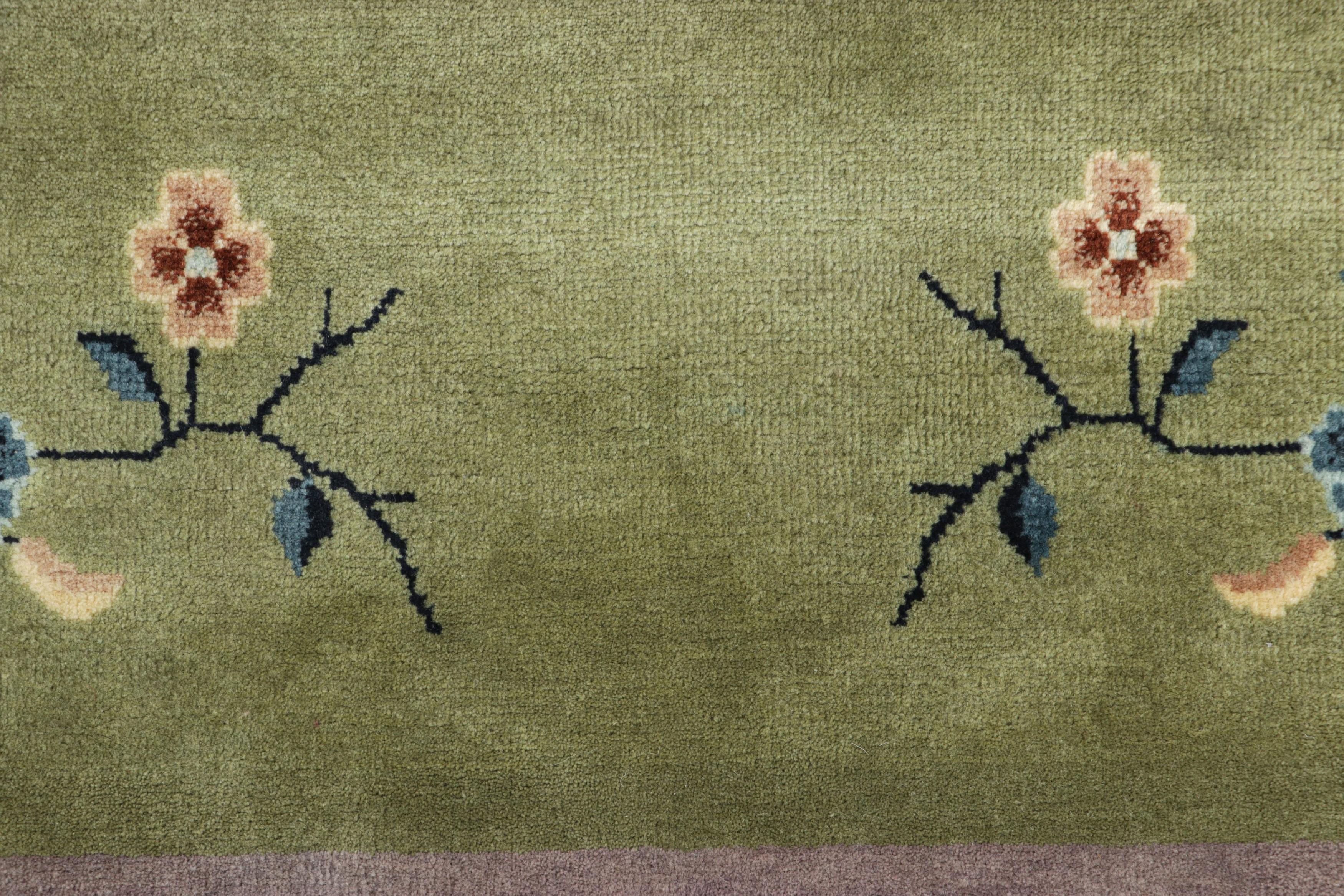 Art déco Rug & Kilim's Chinese Art Deco Style Runner Rug in Green with Floral Patterns (en anglais seulement) en vente
