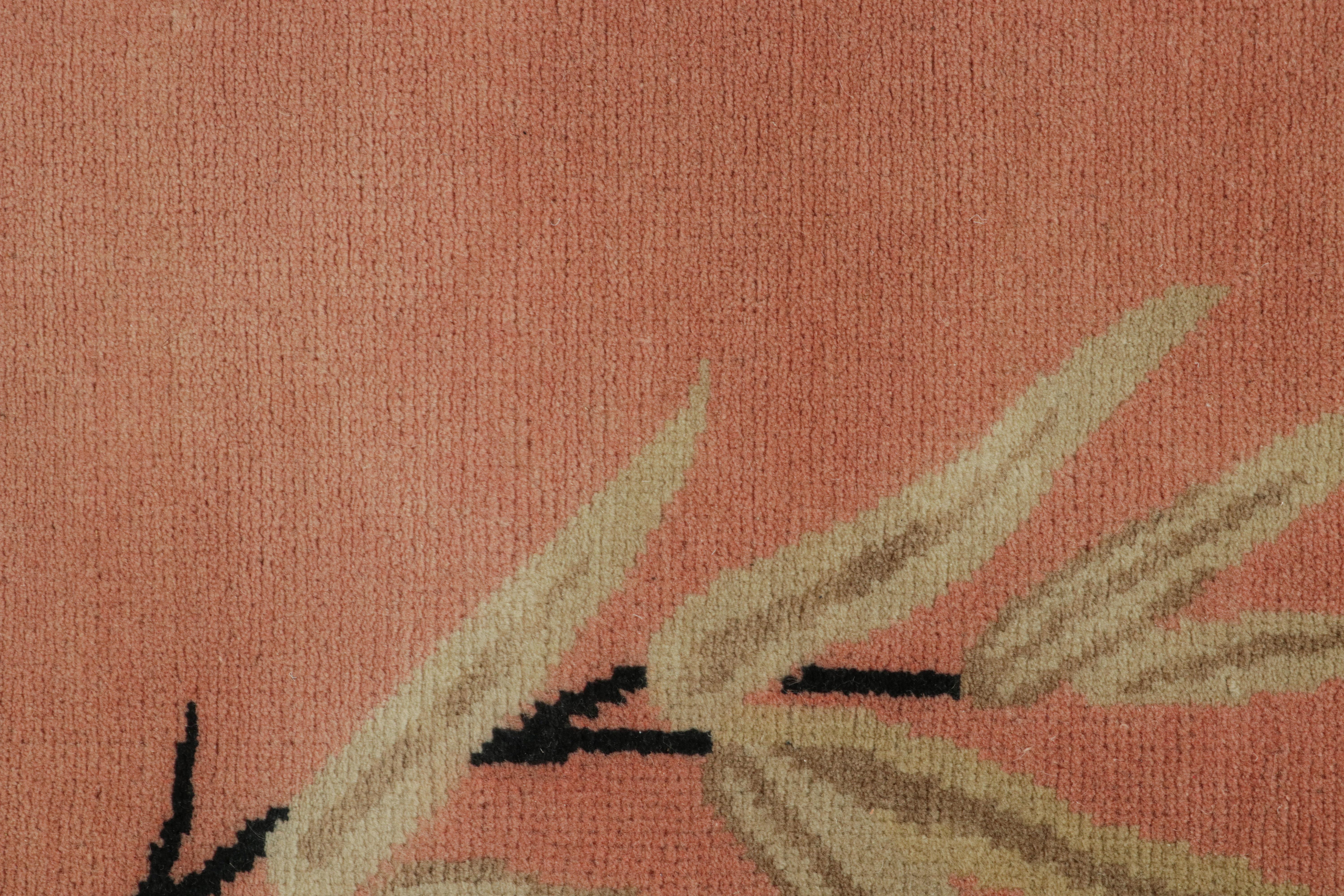 Rug & Kilim, tappeto runner in stile Art Deco cinese in rosa con motivo floreale In condizioni Nuovo in vendita a Long Island City, NY