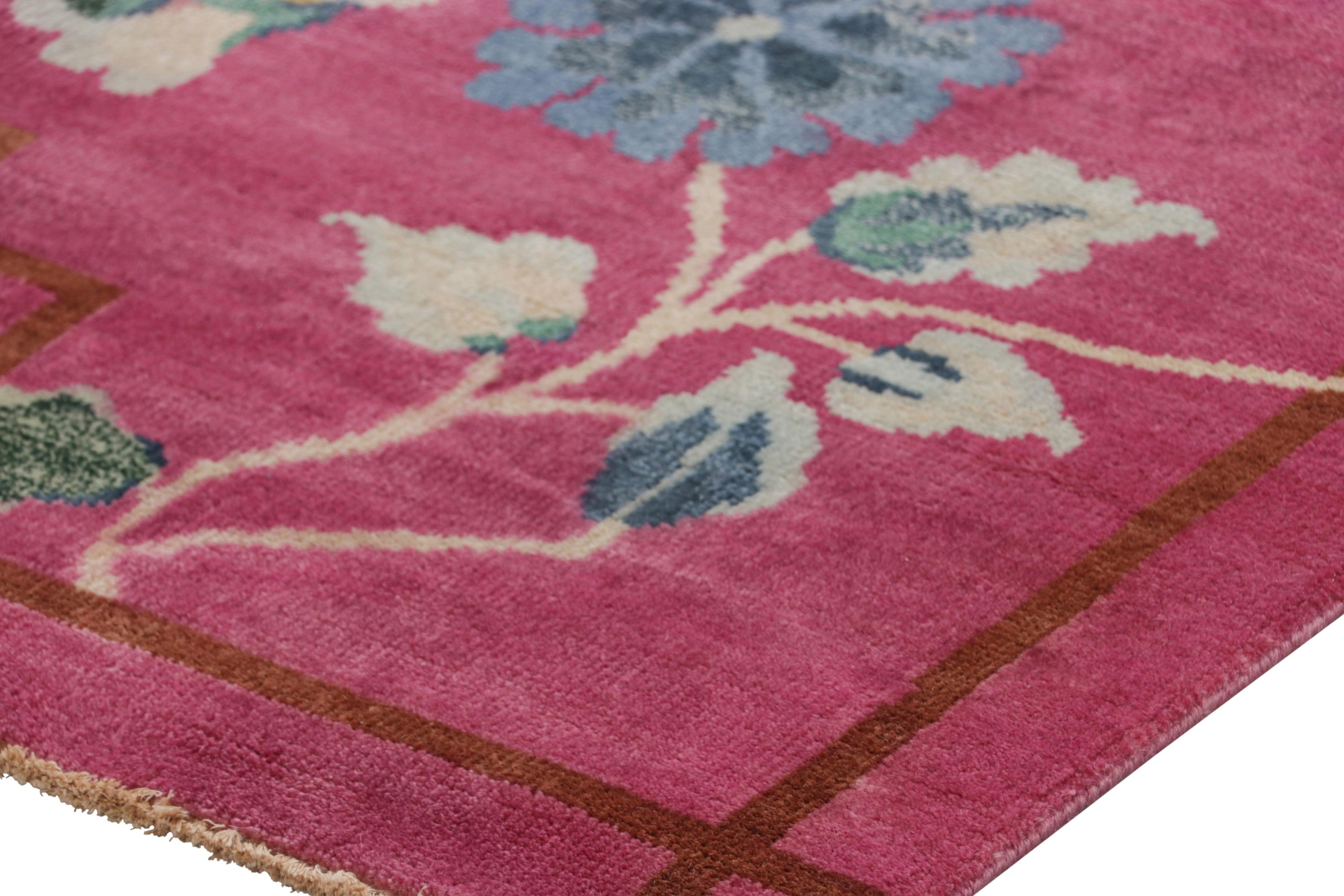 Alfombra china estilo Art Déco de Rug & Kilim en rosa con motivos florales en Nuevo estado para la venta en Long Island City, NY