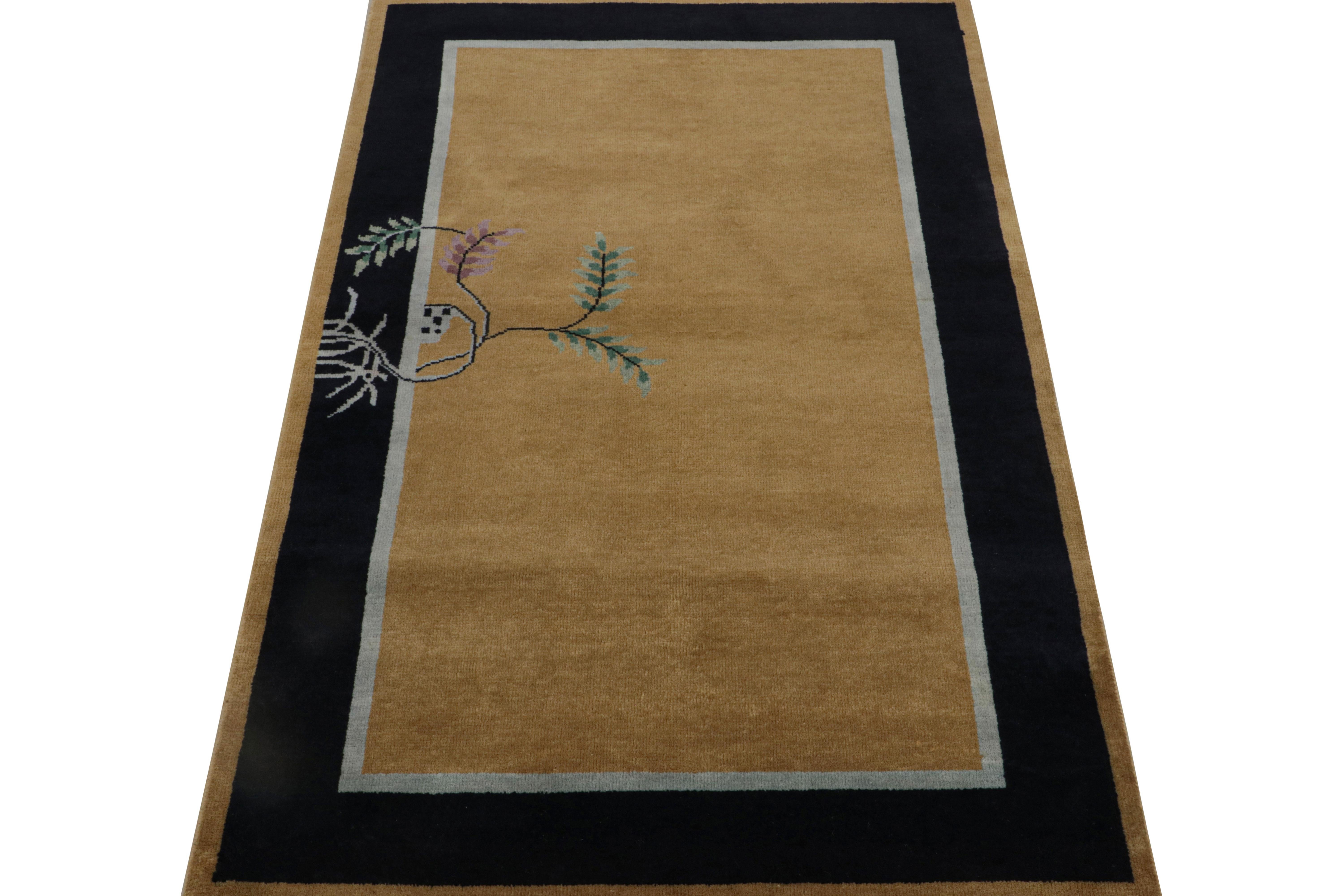 Art Déco Rug & Kilim - Tappeto sparso in stile Art Deco cinese in oro e blu in vendita